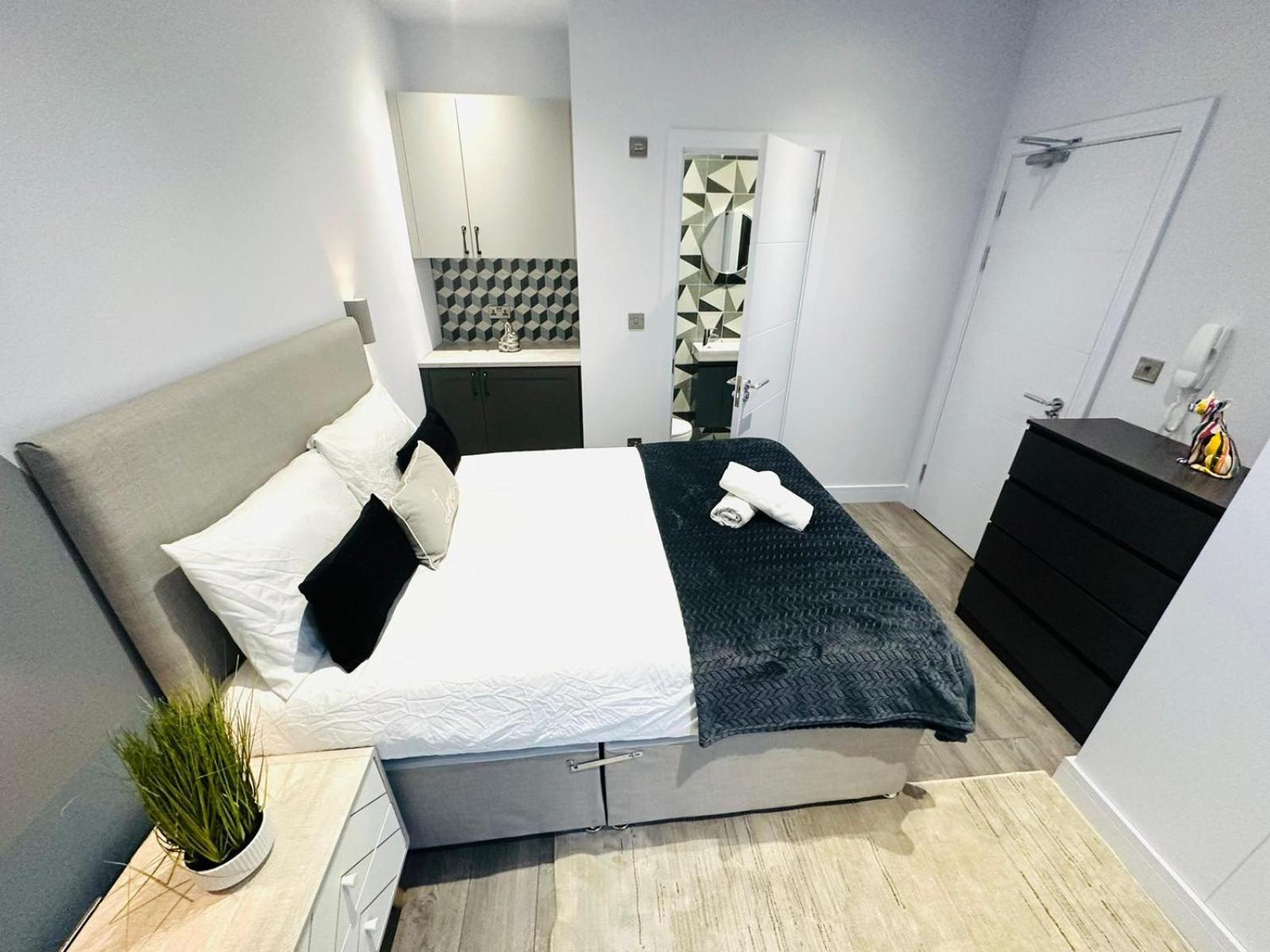 Sw18 Great Location Perfect For Tourist Gasthof *