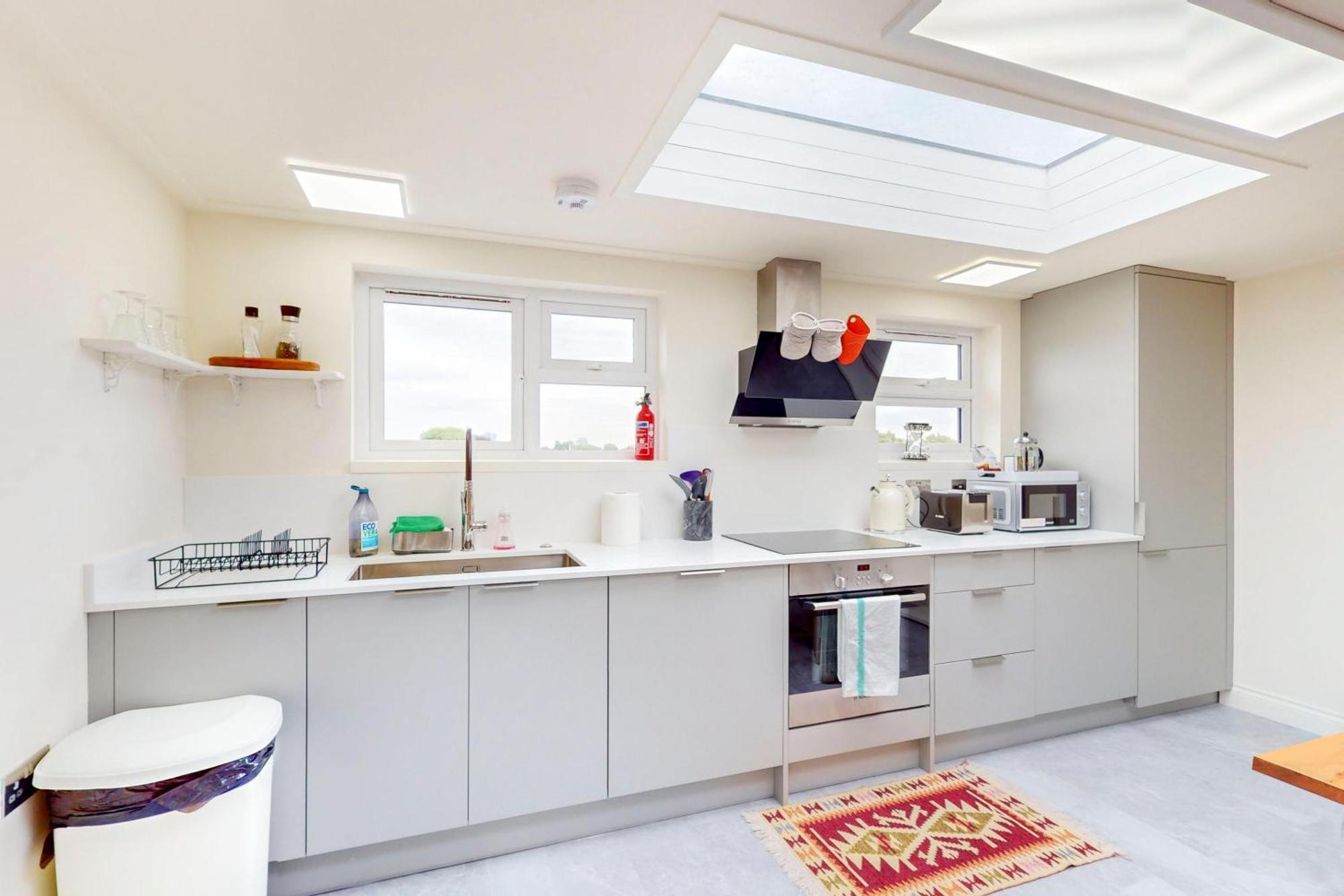 2bed With Free Parking - 40min To Centre Vakantiehuis