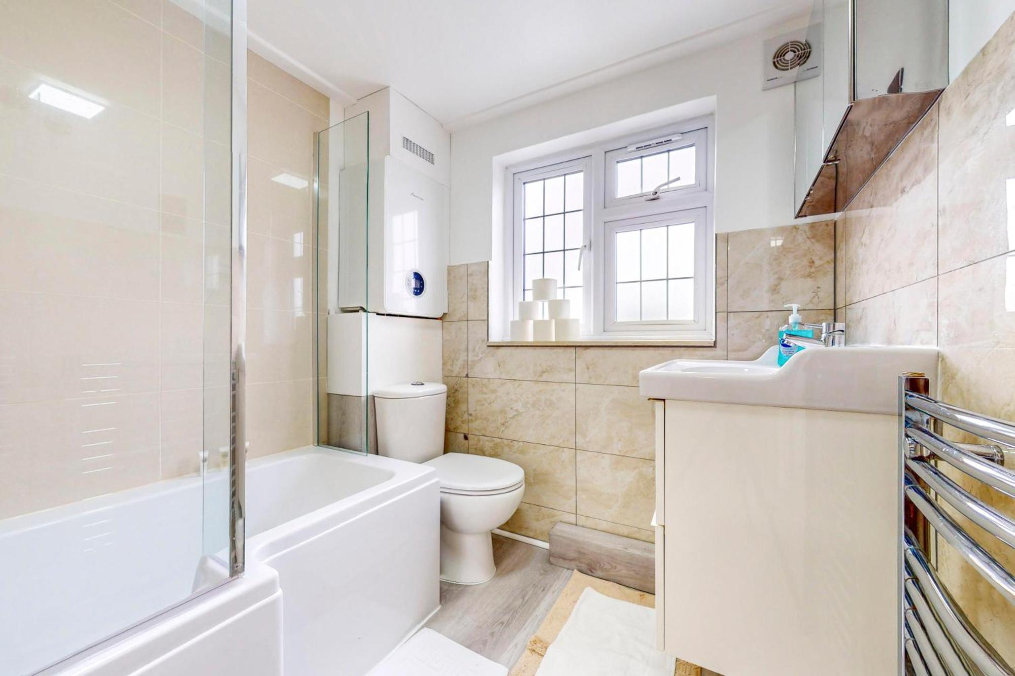 Vakantiehuis 2bed With Free Parking - 40min To Centre
