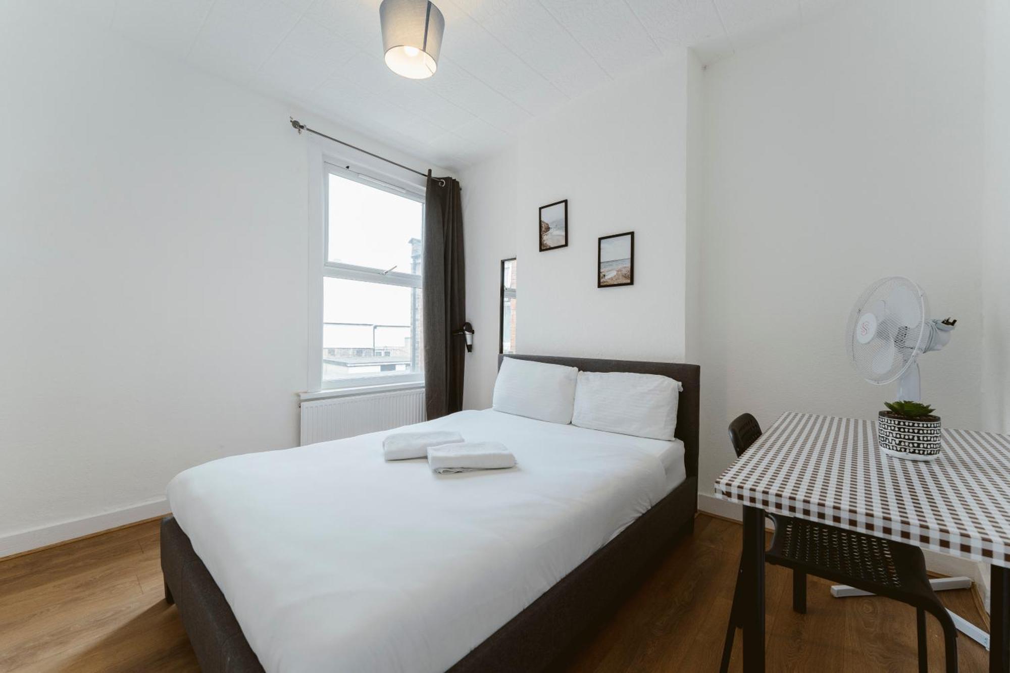 Manor House Great To * London