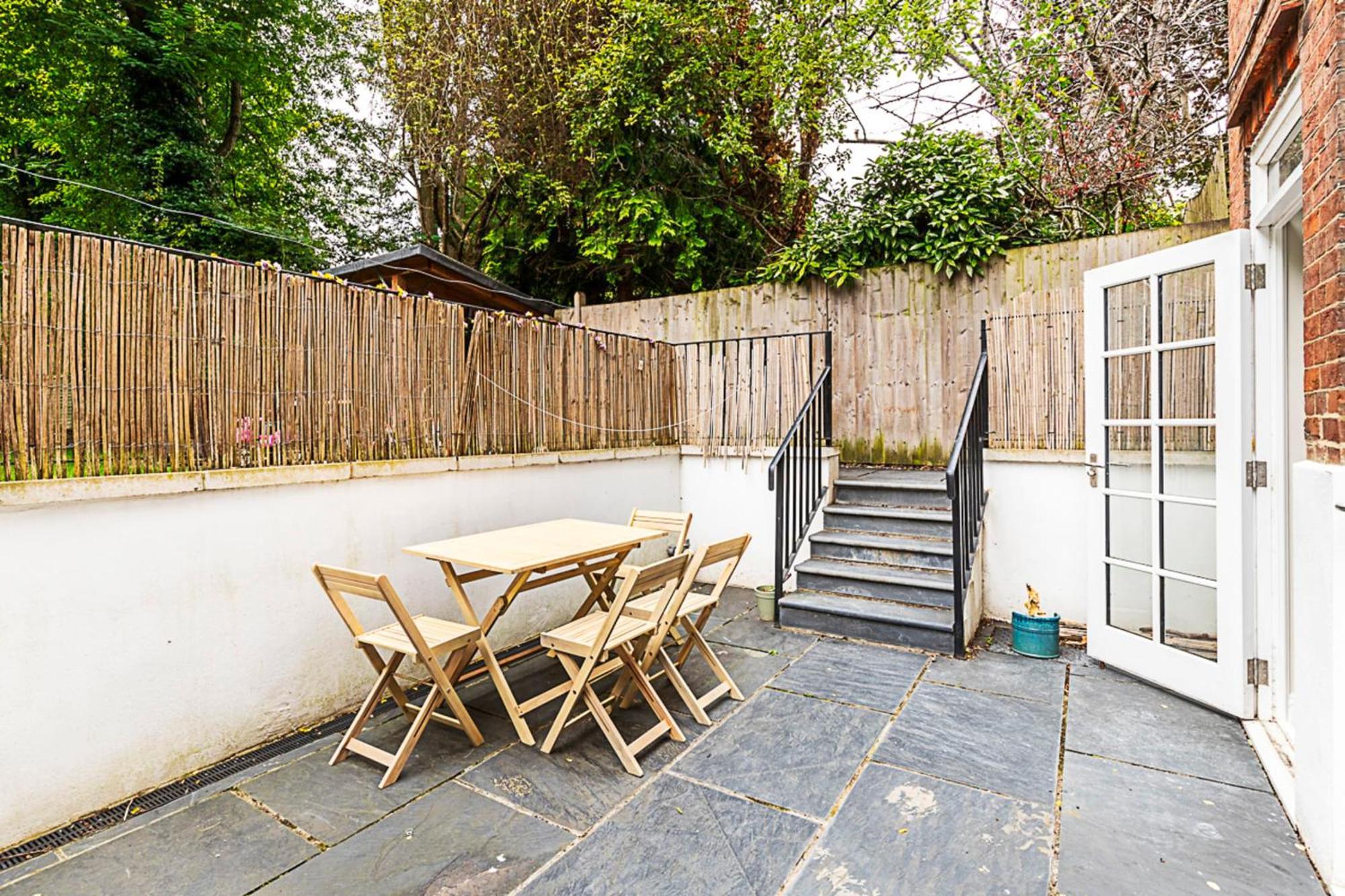 Charming And Modernised Edwardian Flat * London