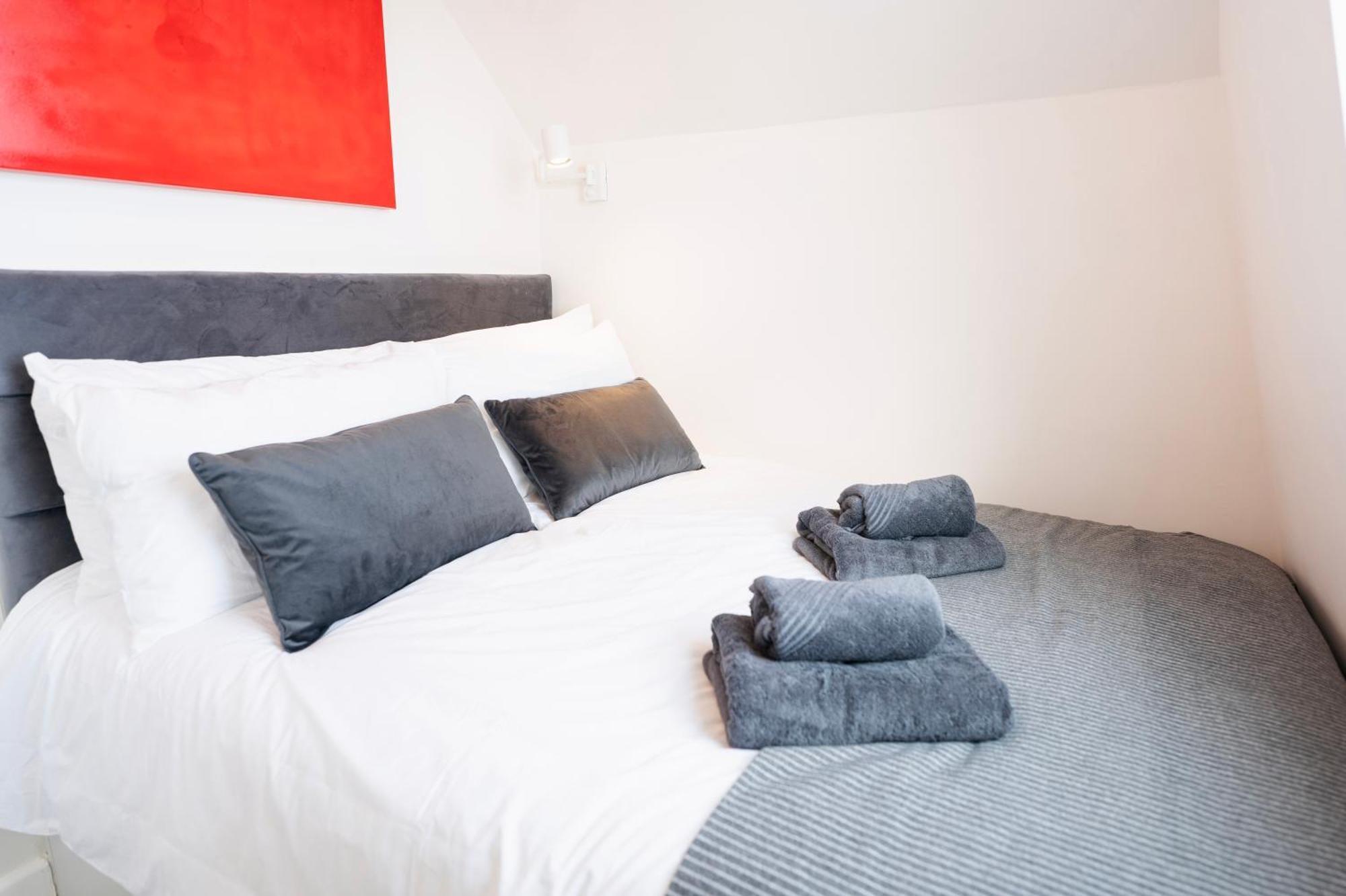 Fulham Luxury Close To Underground Newly Refurbished Hr Apartment *