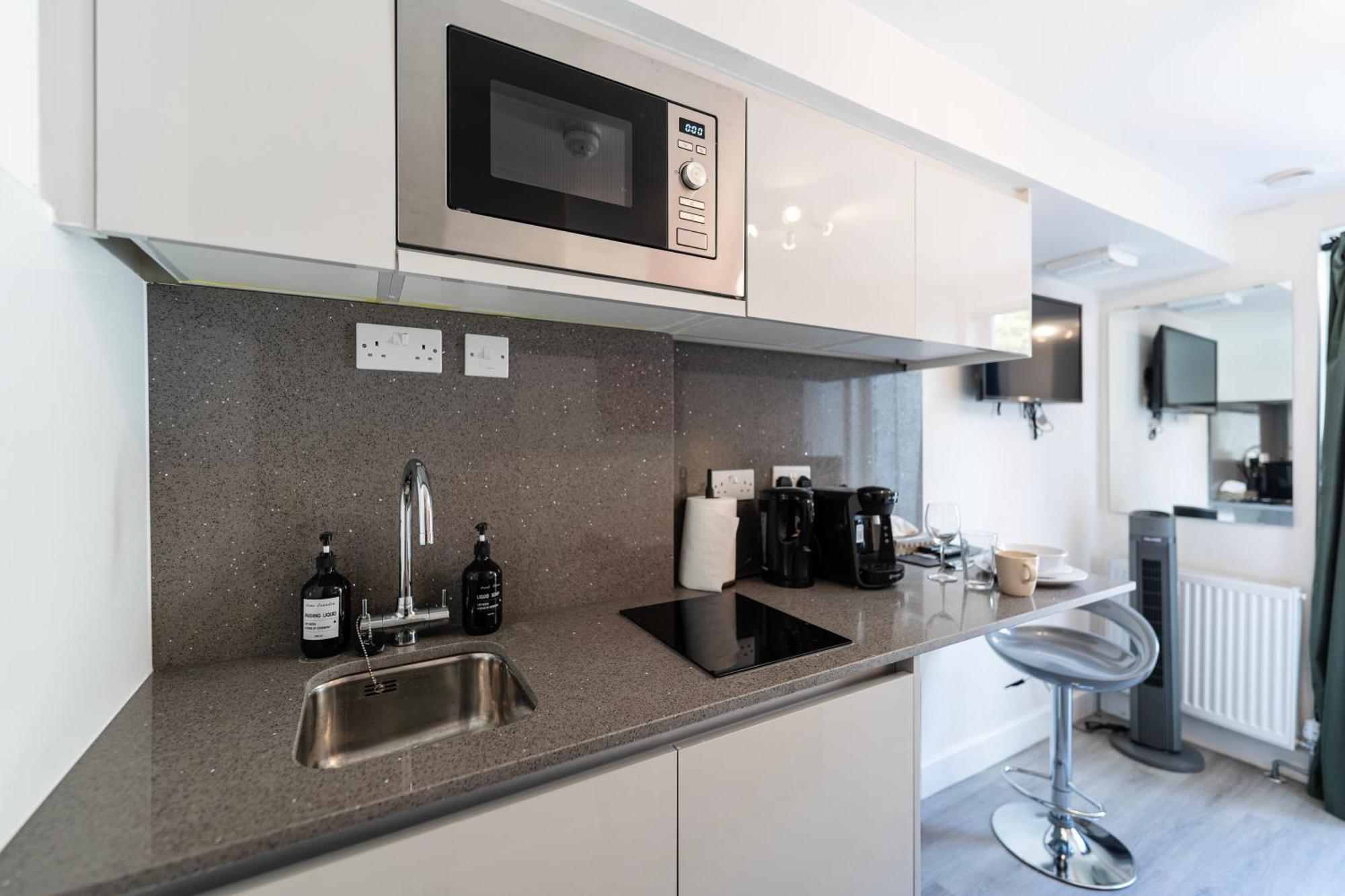 Fulham Luxury Close To Underground Newly Refurbished Hr Apartment London