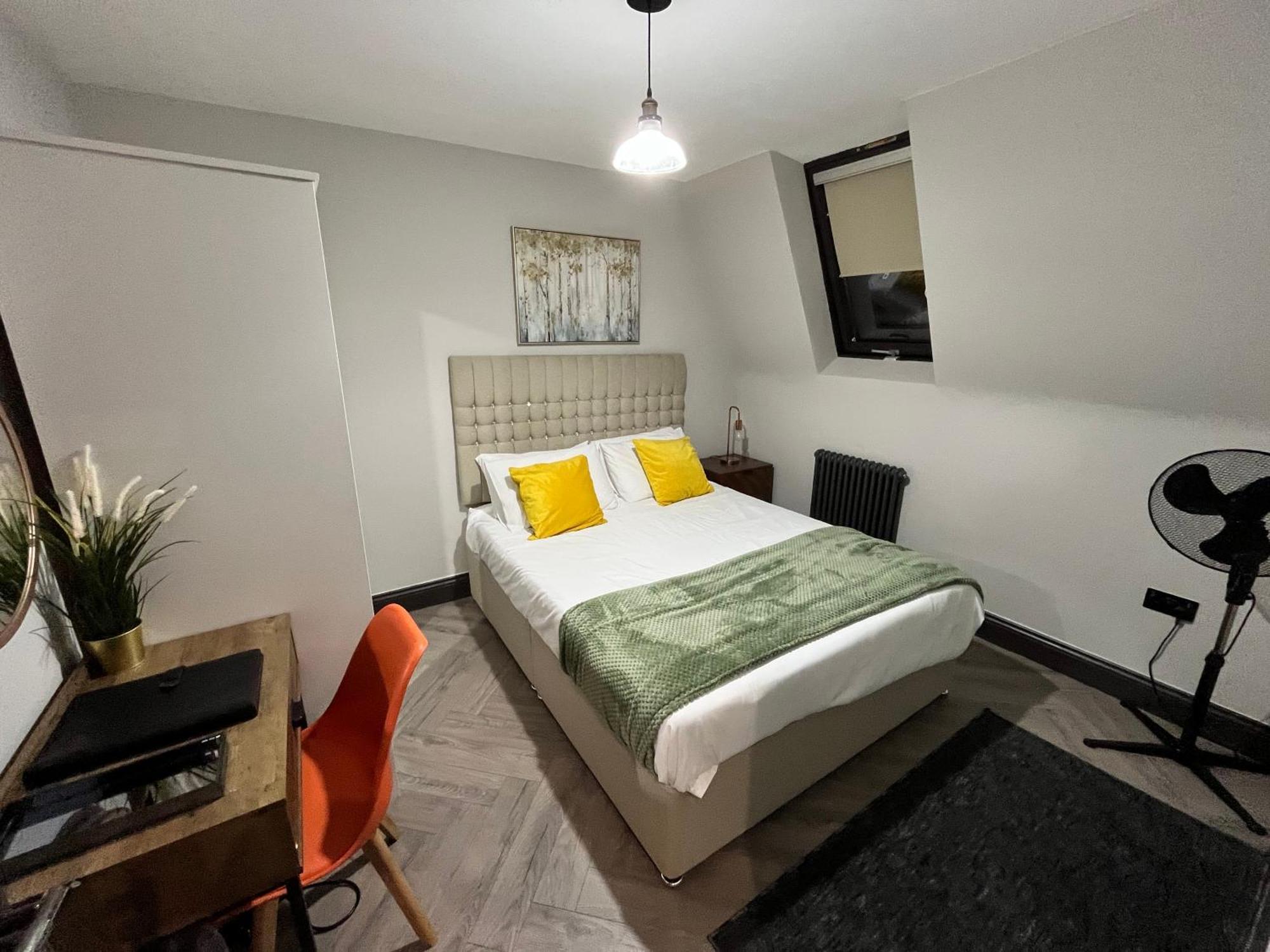 Fabulous 3 Bed - Near Excel - Sleeps 6 - 8 Appartement