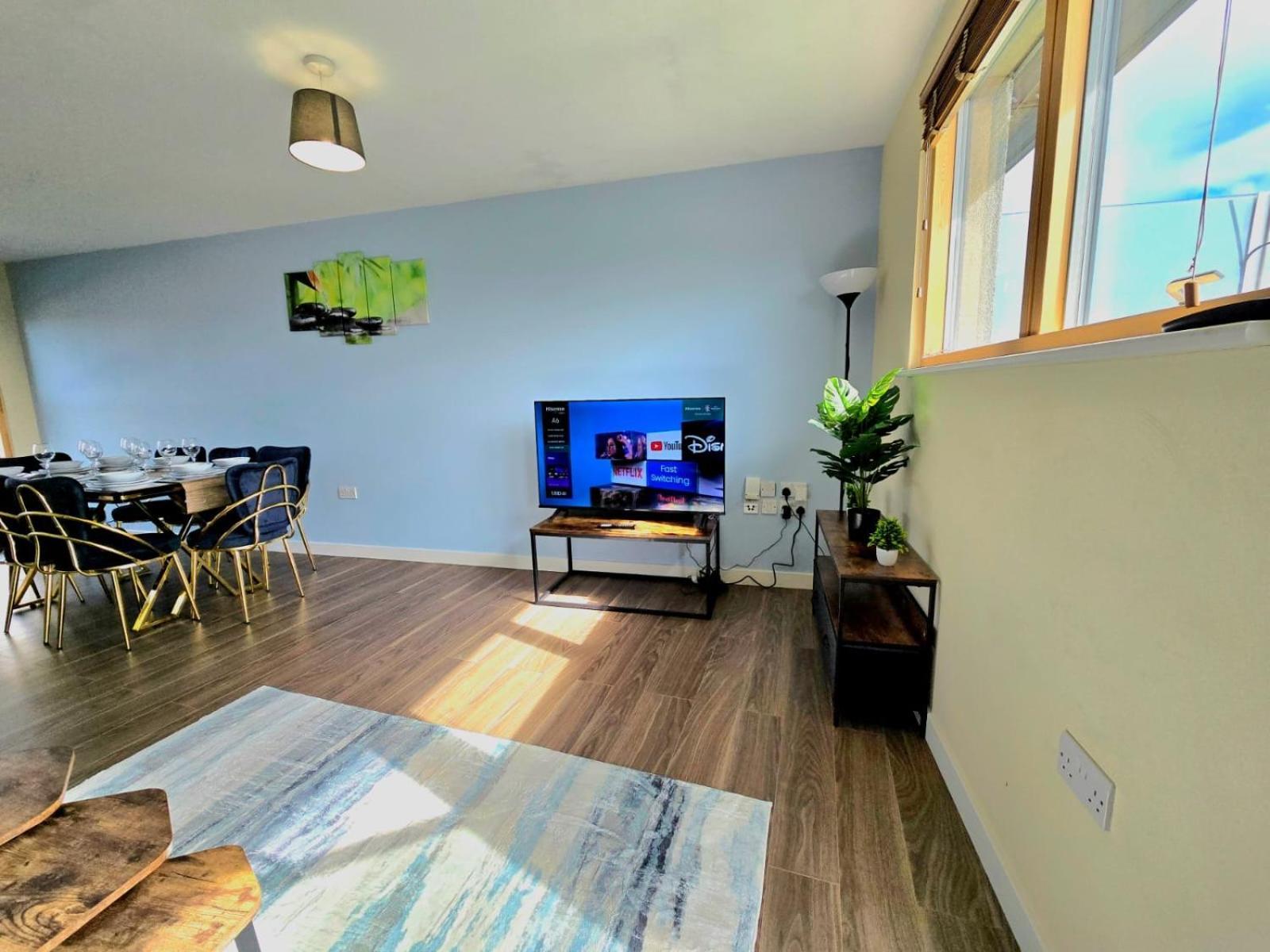 Appartement Spectacular 3Br 2Bath Rooftop Sky-Views With Parking Londen