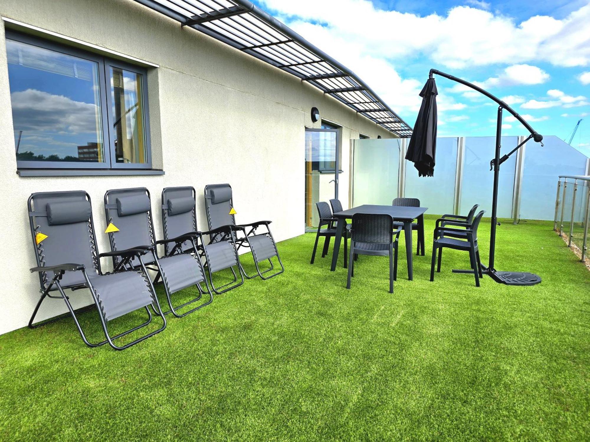 Spectacular 3Br 2Bath Rooftop Sky-Views With Parking * Londen