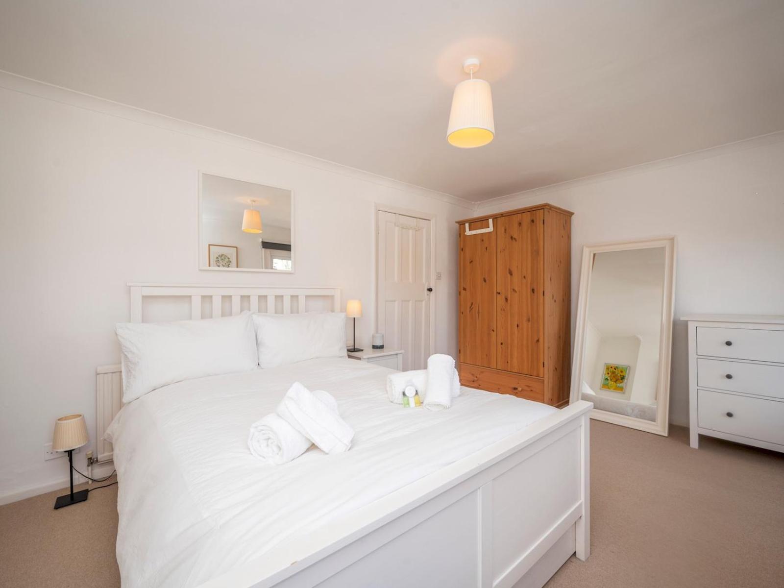 Pass The Keys Stylishly Designed Townhouse - Garden Oasis * London