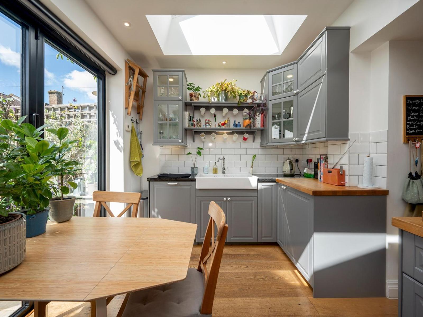 Pass The Keys Stylishly Designed Townhouse - Garden Oasis Holiday home London