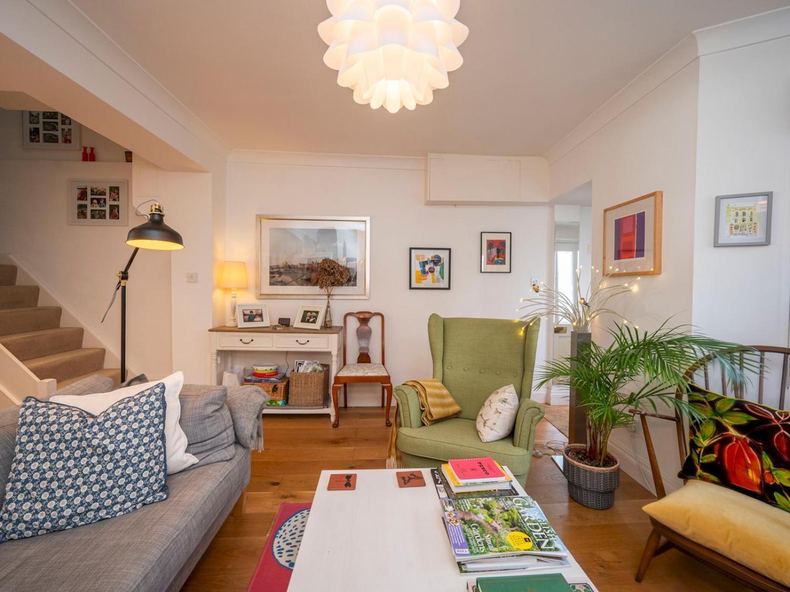 Pass The Keys Stylishly Designed Townhouse - Garden Oasis * London