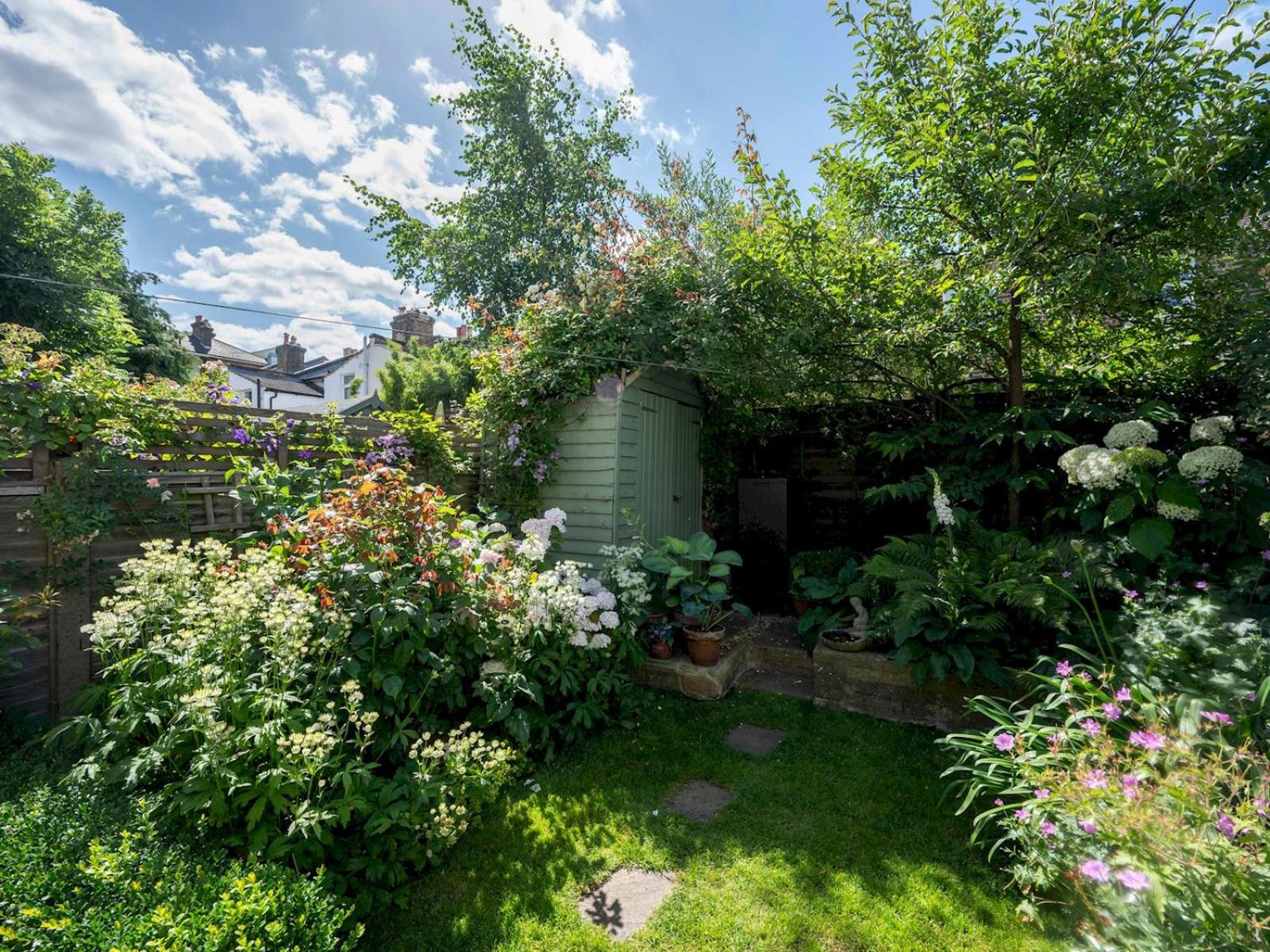 Holiday home Pass The Keys Stylishly Designed Townhouse - Garden Oasis *