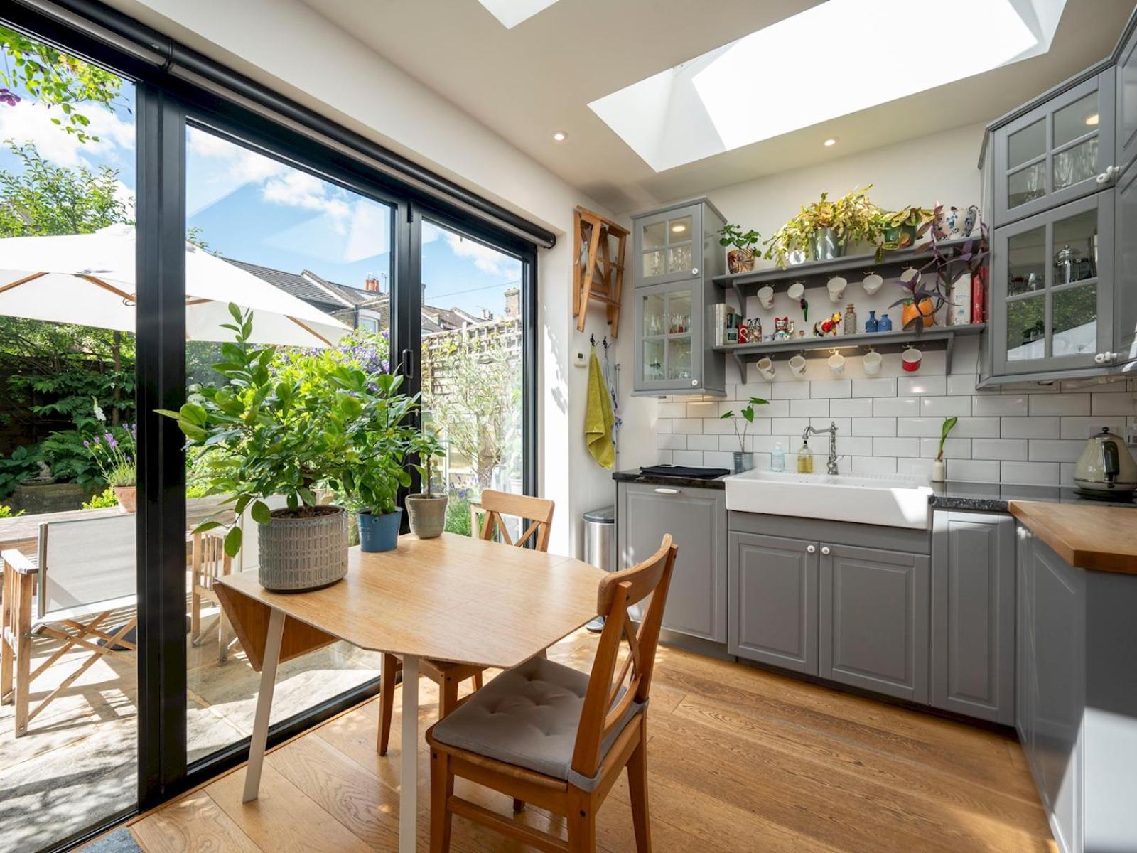 Pass The Keys Stylishly Designed Townhouse - Garden Oasis London