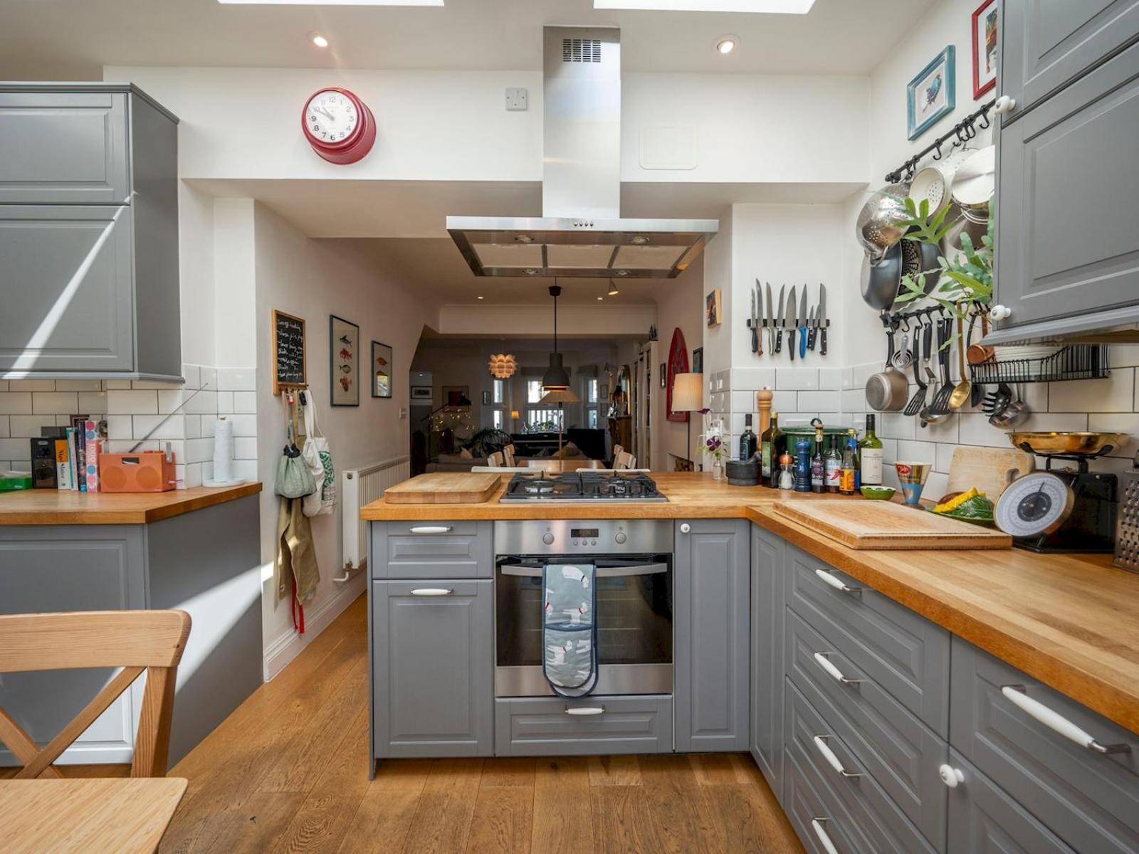 Pass The Keys Stylishly Designed Townhouse - Garden Oasis Holiday home London