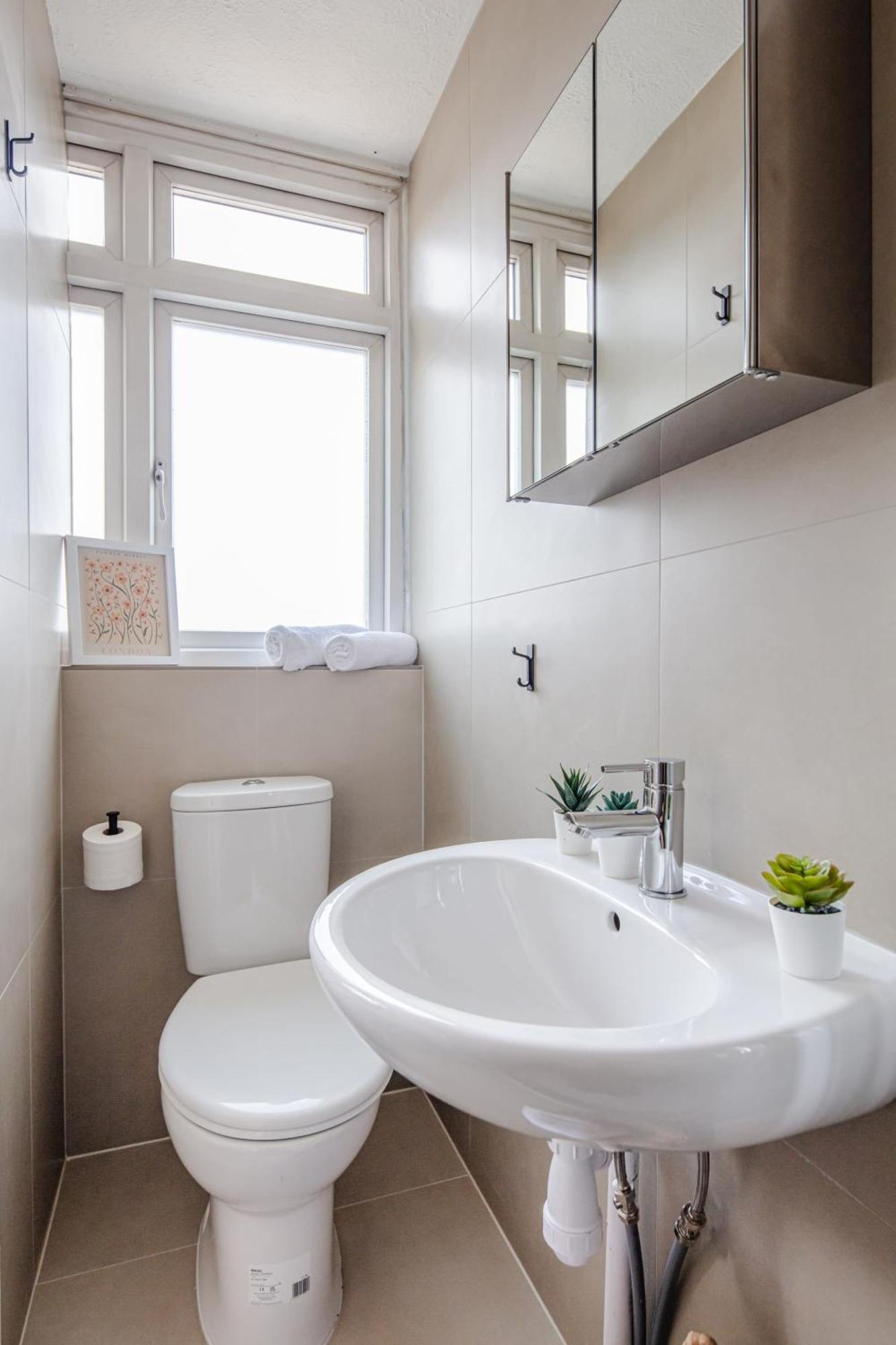 Apartment River Thames & Tate Britain - 4br With Patio - Cityapartmentstay