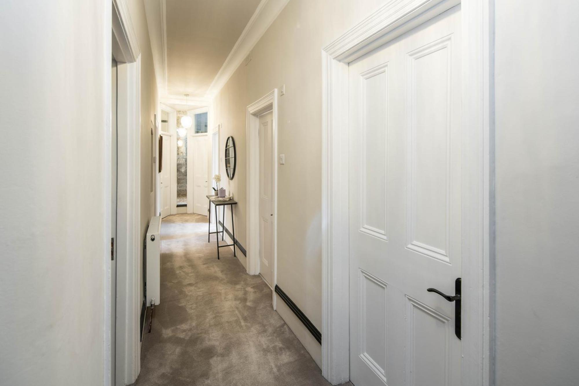 West Kensington-4bedrooms-cinema Rooms-olympia Apartment