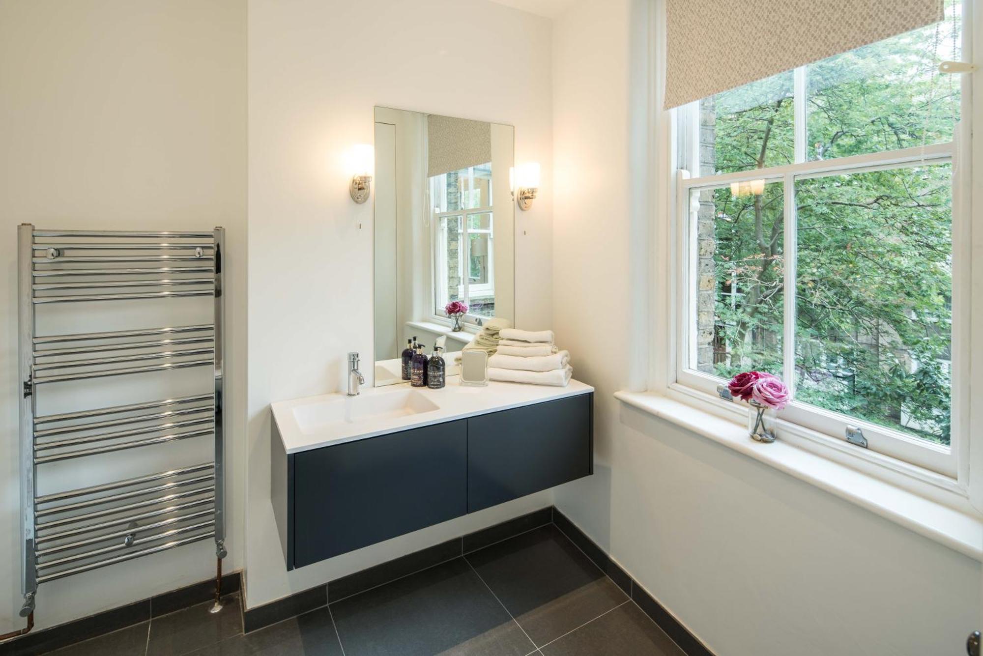 West Kensington-4bedrooms-cinema Rooms-olympia London