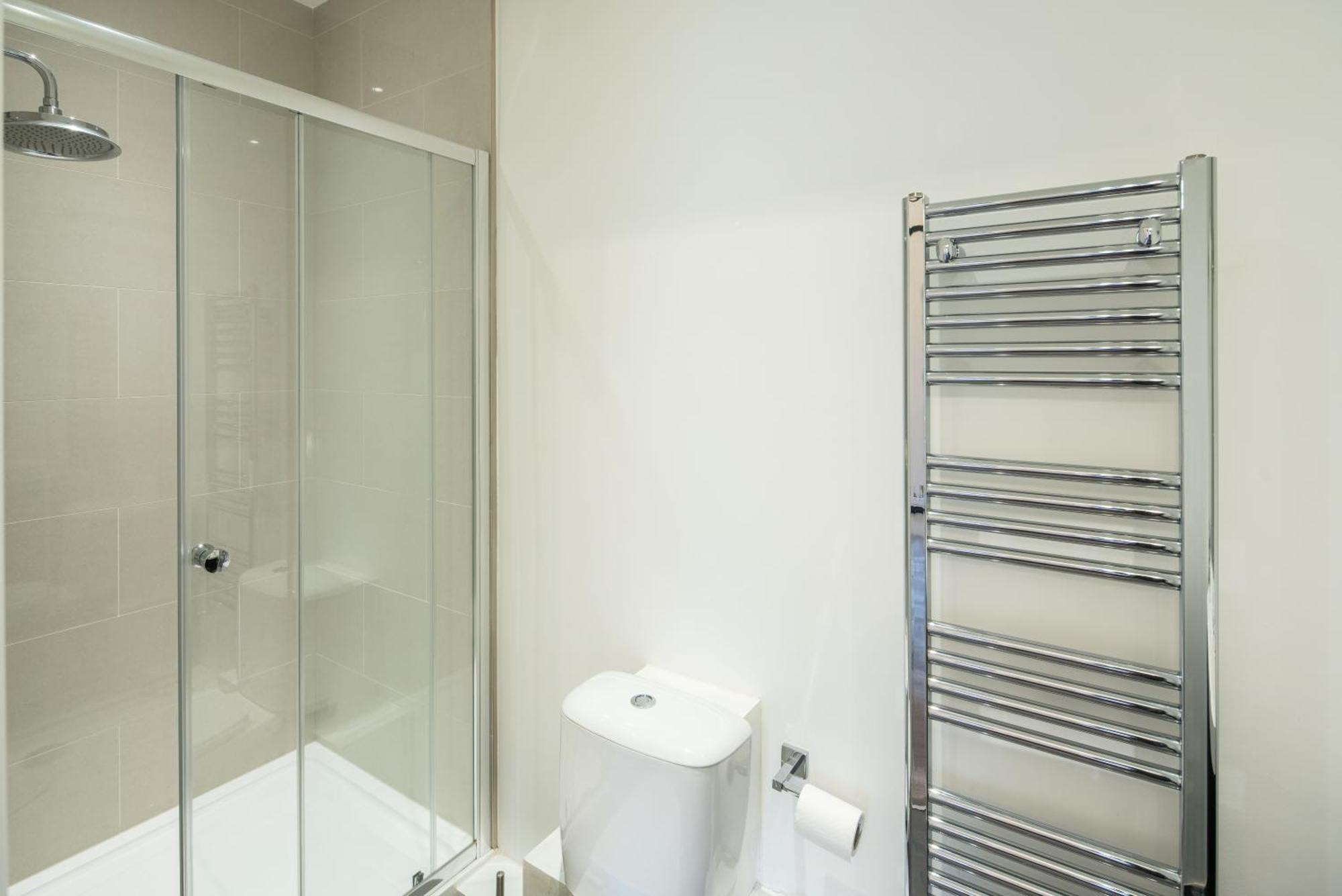 West Kensington-4bedrooms-cinema Rooms-olympia * London