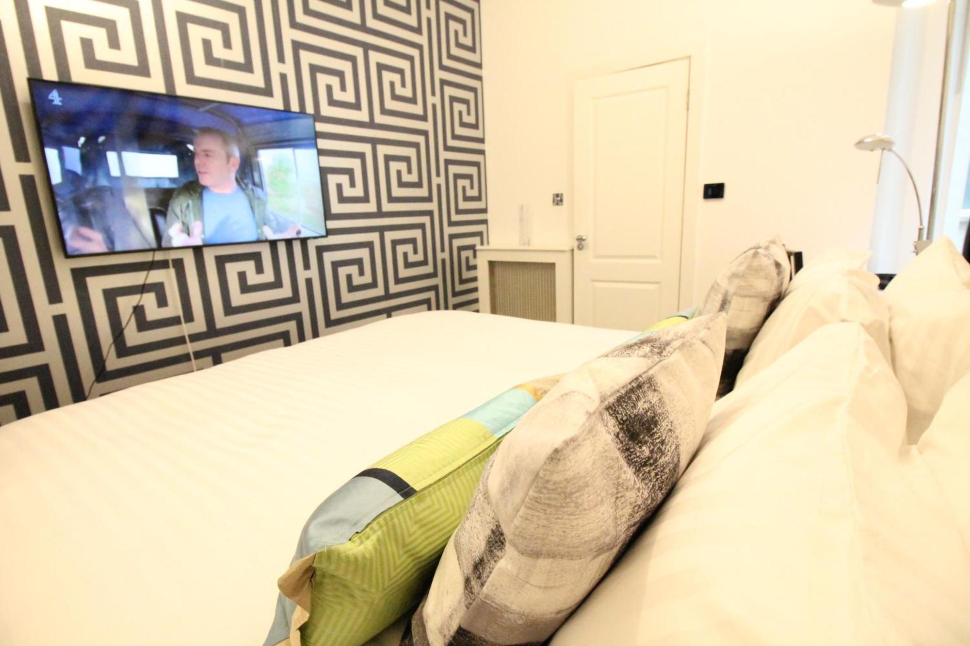 Contemporary 3 Double Bedroom 2 Bathroom Haven In The Heart Of Chelsea Exquisite With A Designer's Touch Apartamento Londres