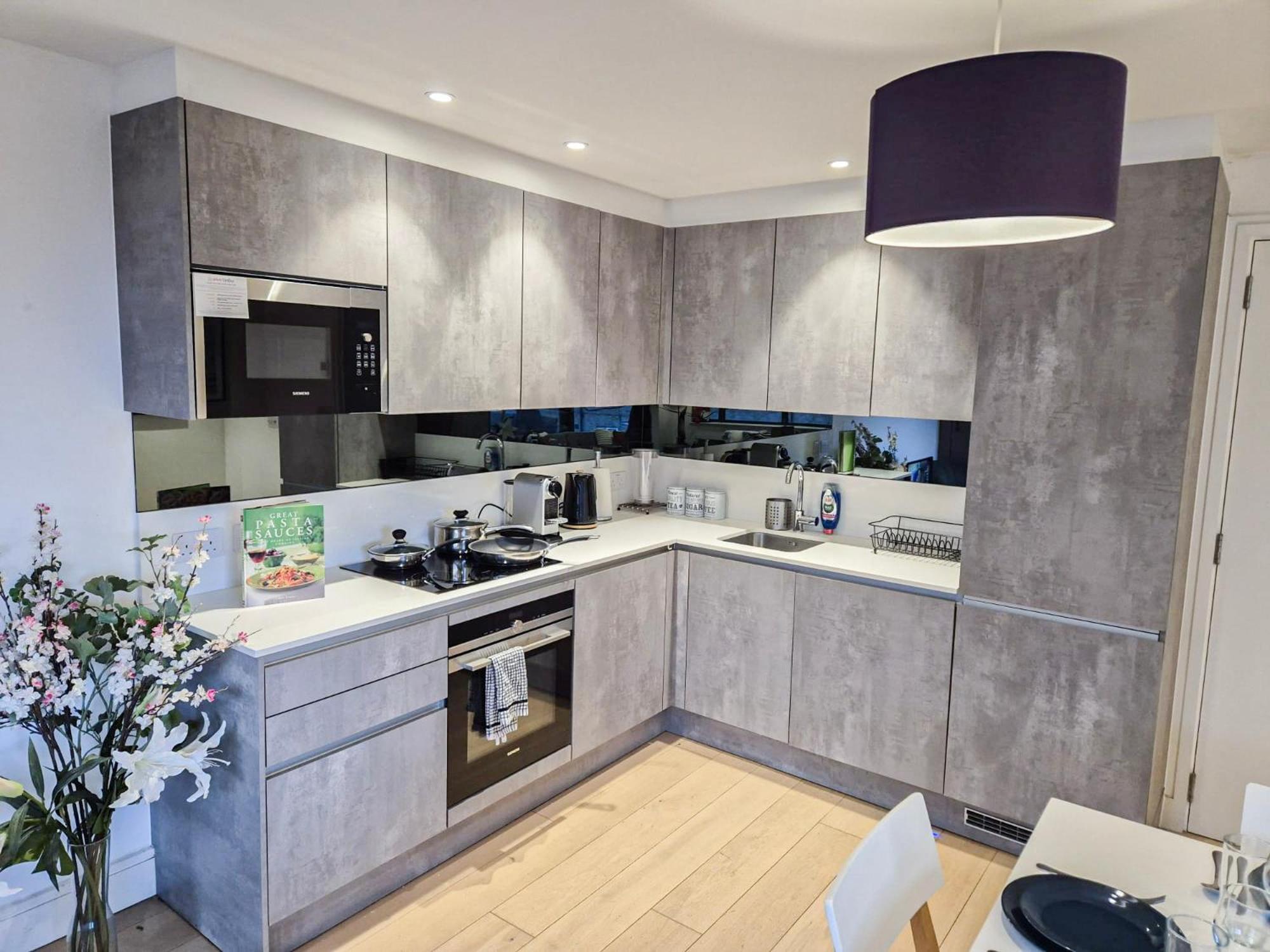 Apartment Modern & 3bedroom Flat With Pvt Balcony Steps From Regent's Park London