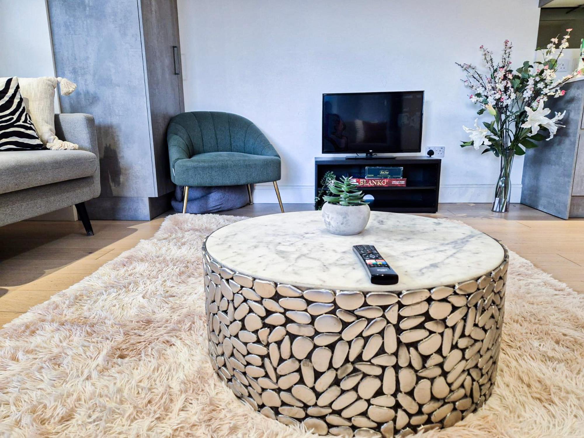 Modern & 3bedroom Flat With Pvt Balcony Steps From Regent's Park * London