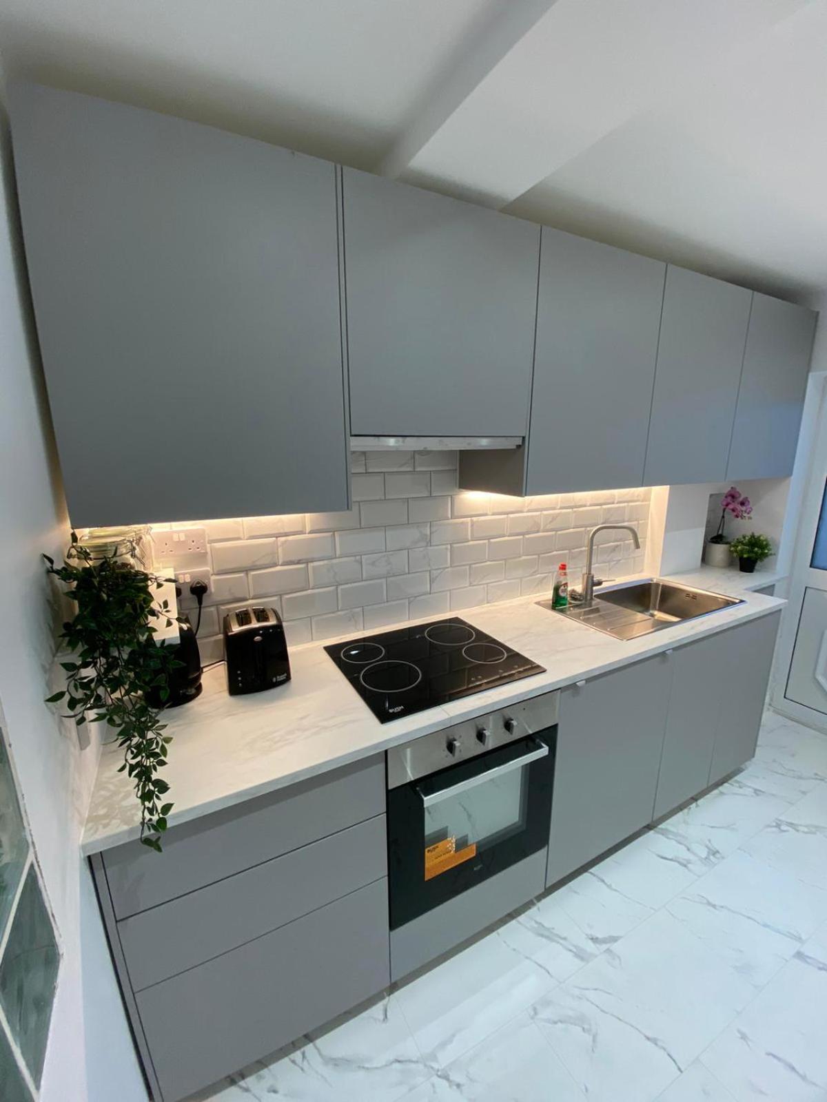 Beautiful Newly Renovated House Sleeps 6 People, Only 12 Minutes By Tube To Oxford Circus Holiday home London
