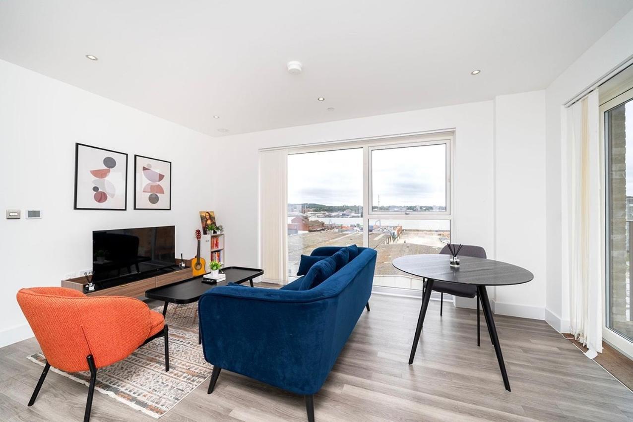 Apartamento Deluxe Double Bed In Shared Near Canary Wharf, Airport & O2 Arena With Thames View