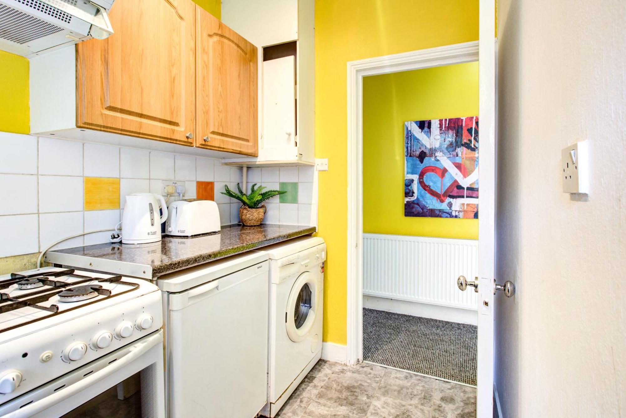 1 Bedroom In Central Apartment