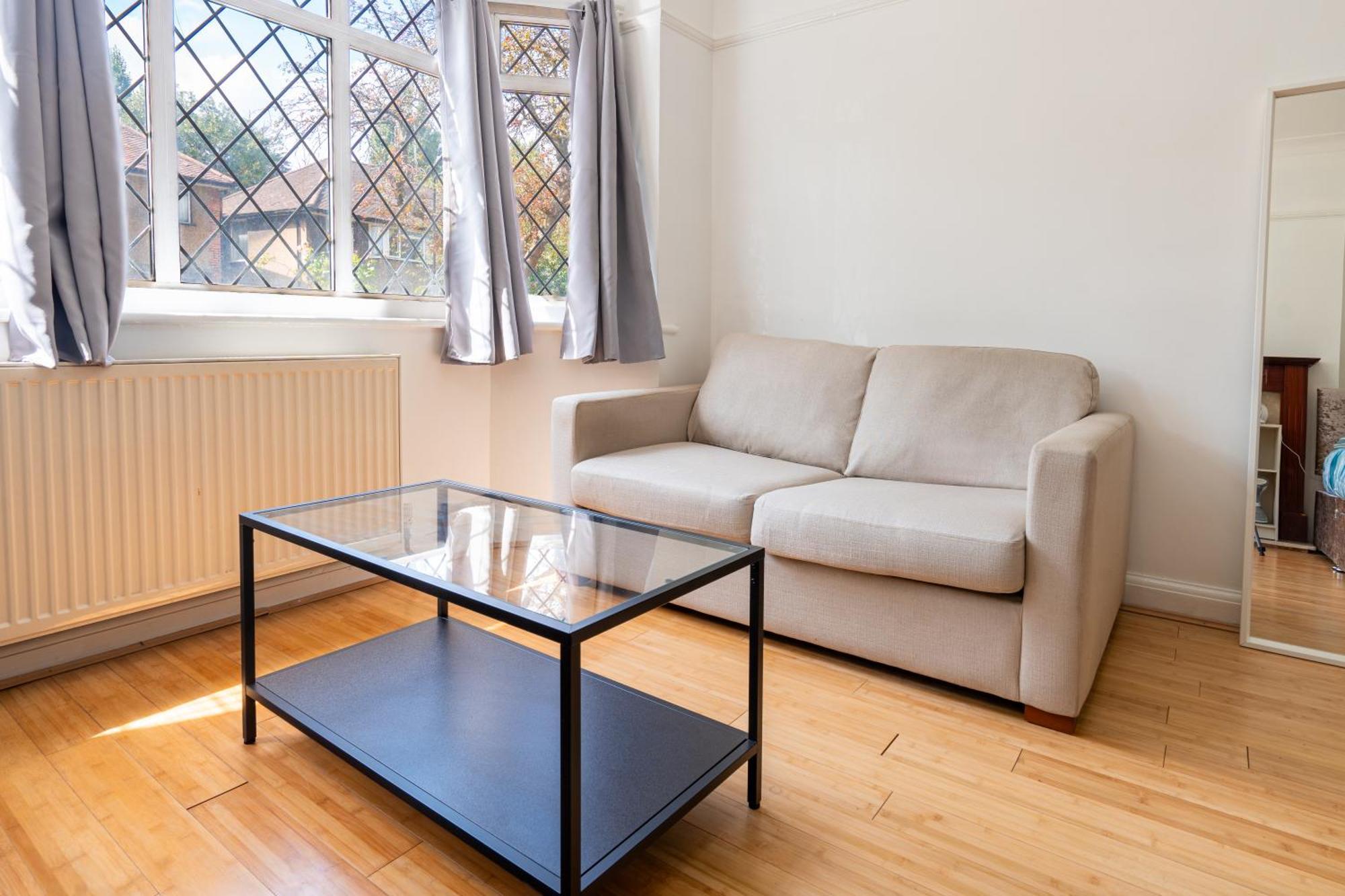 2 Bed, Wembley, Ealing, Apartment *