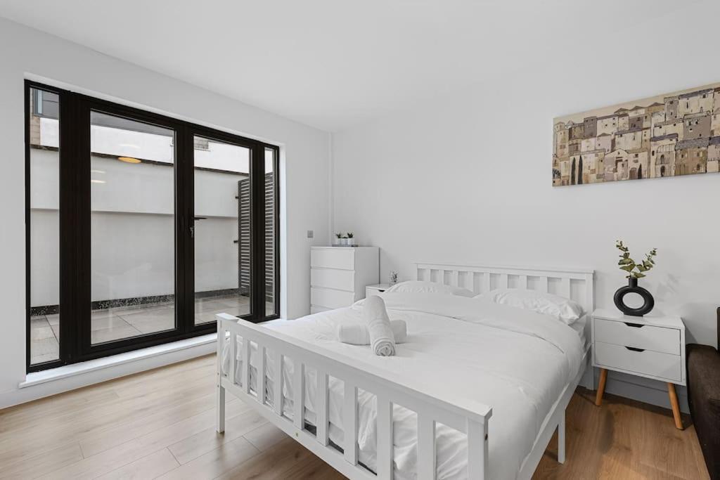 Spacious Sleep 14 - 1 Min From Tooting Station Mr3 Apartment *