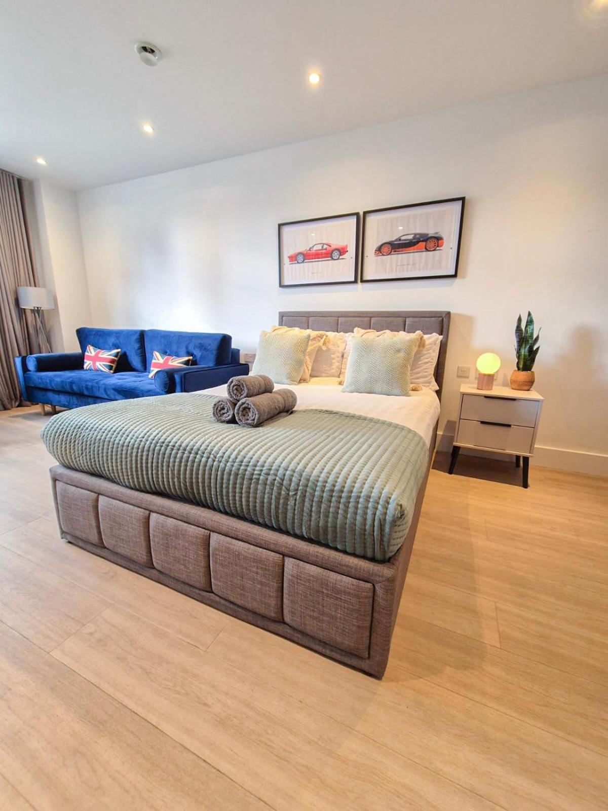 Apartment Modern & 3bedroom Flat With Pvt Balcony Steps From Regent's Park *