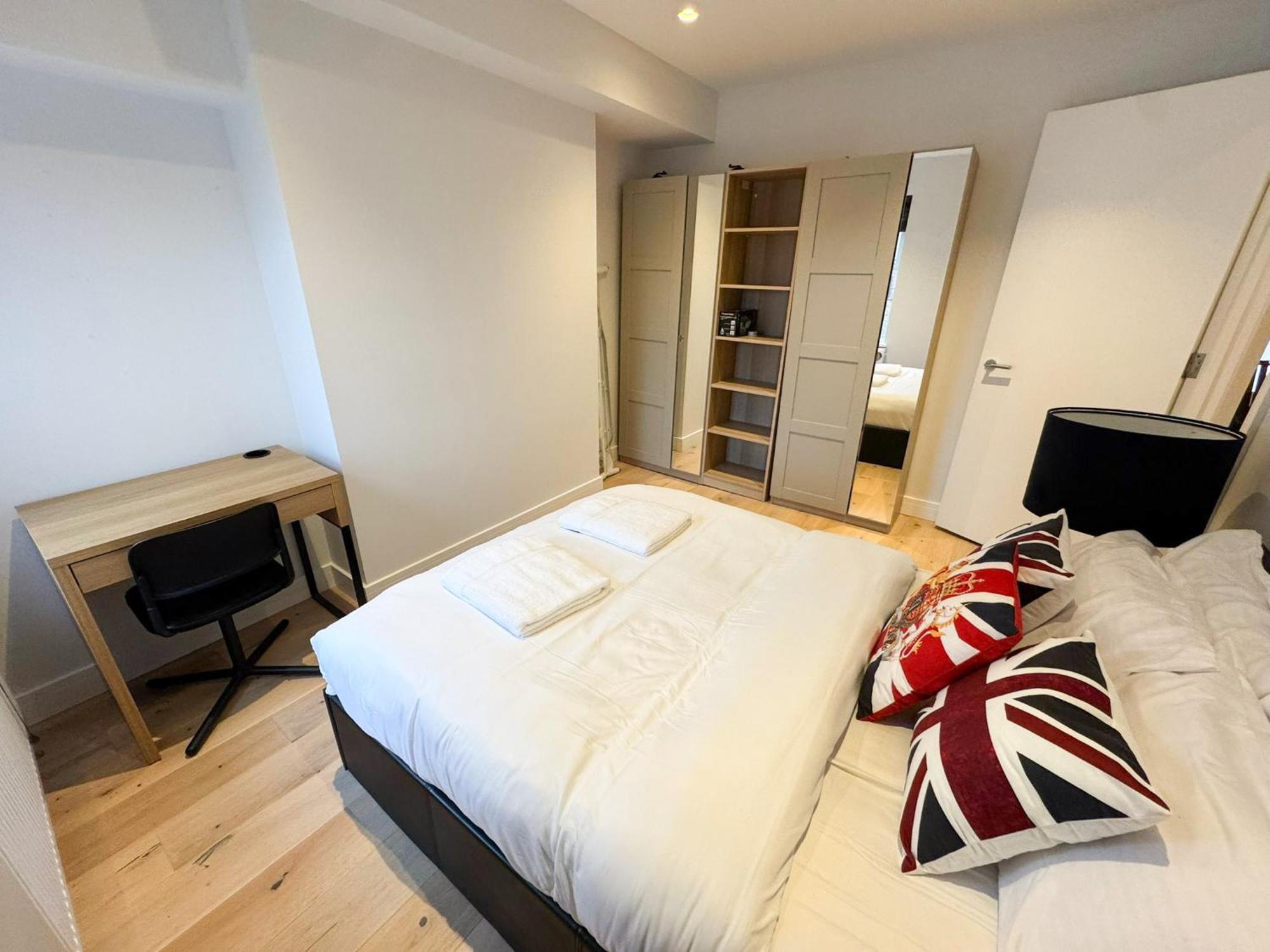 Willesden Penthouse Apartment London