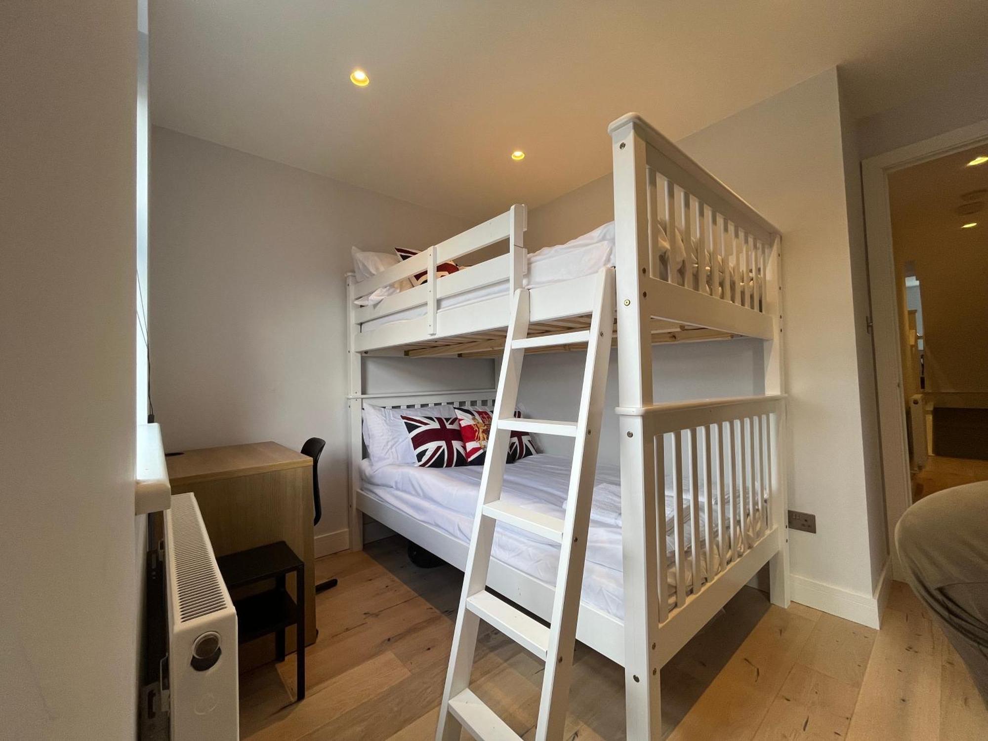 Willesden Penthouse *