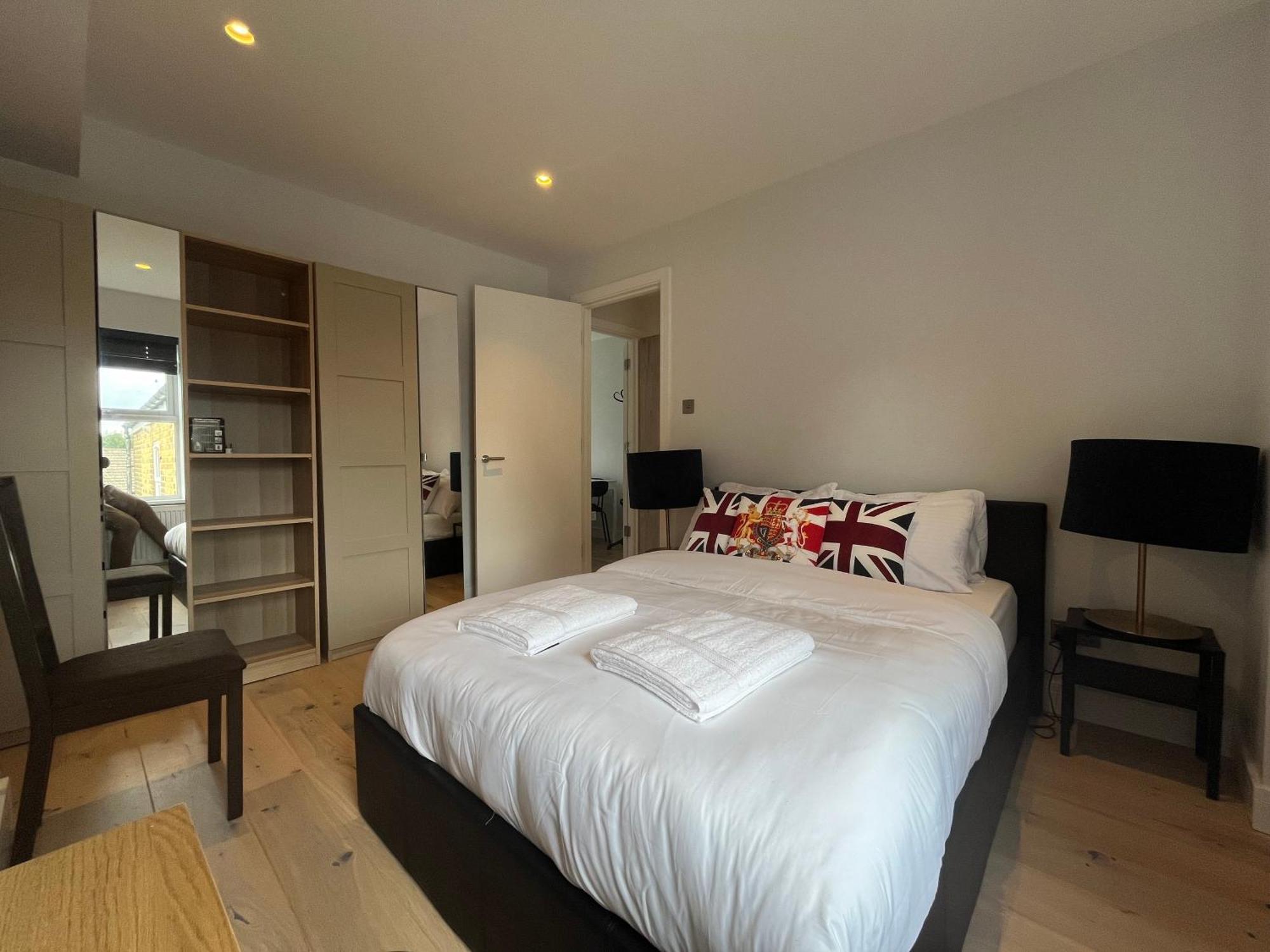 Apartment Willesden Penthouse *