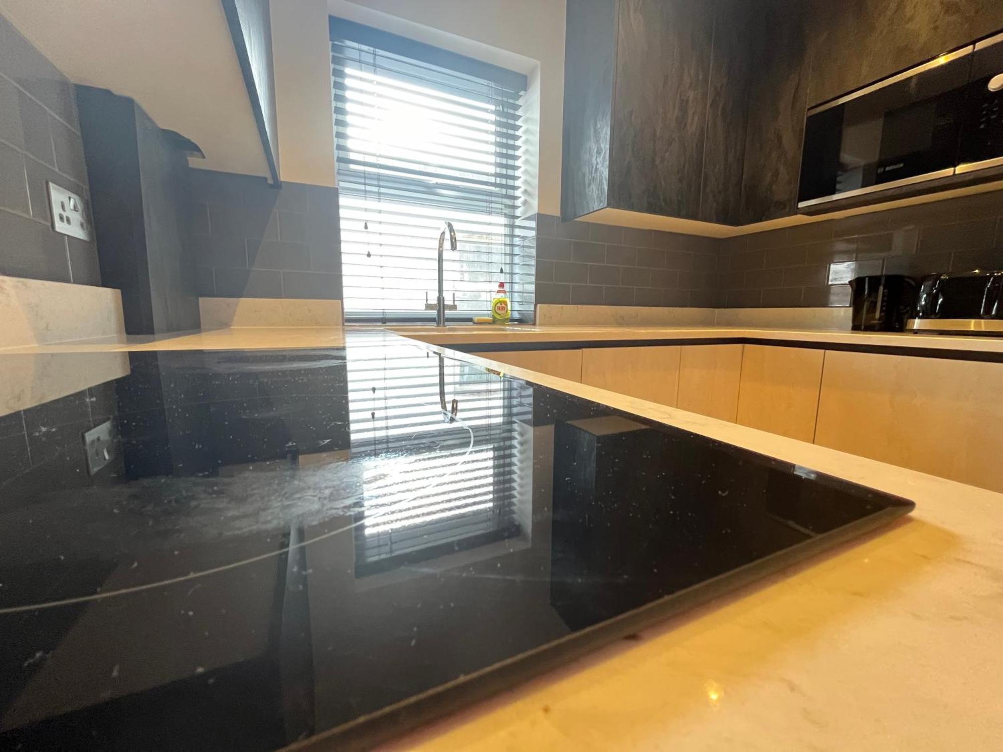 Willesden Penthouse * London