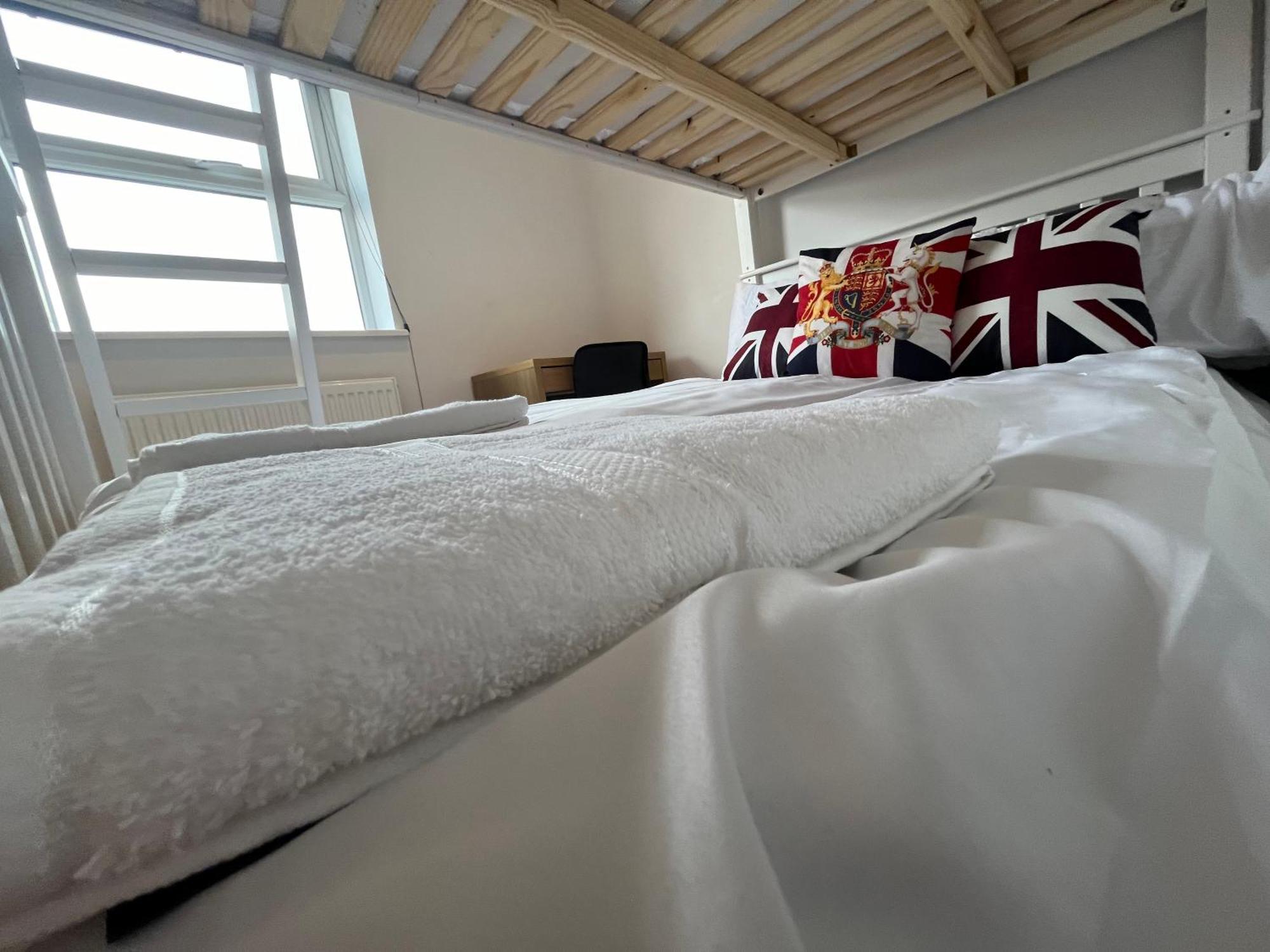Willesden Penthouse Apartment *