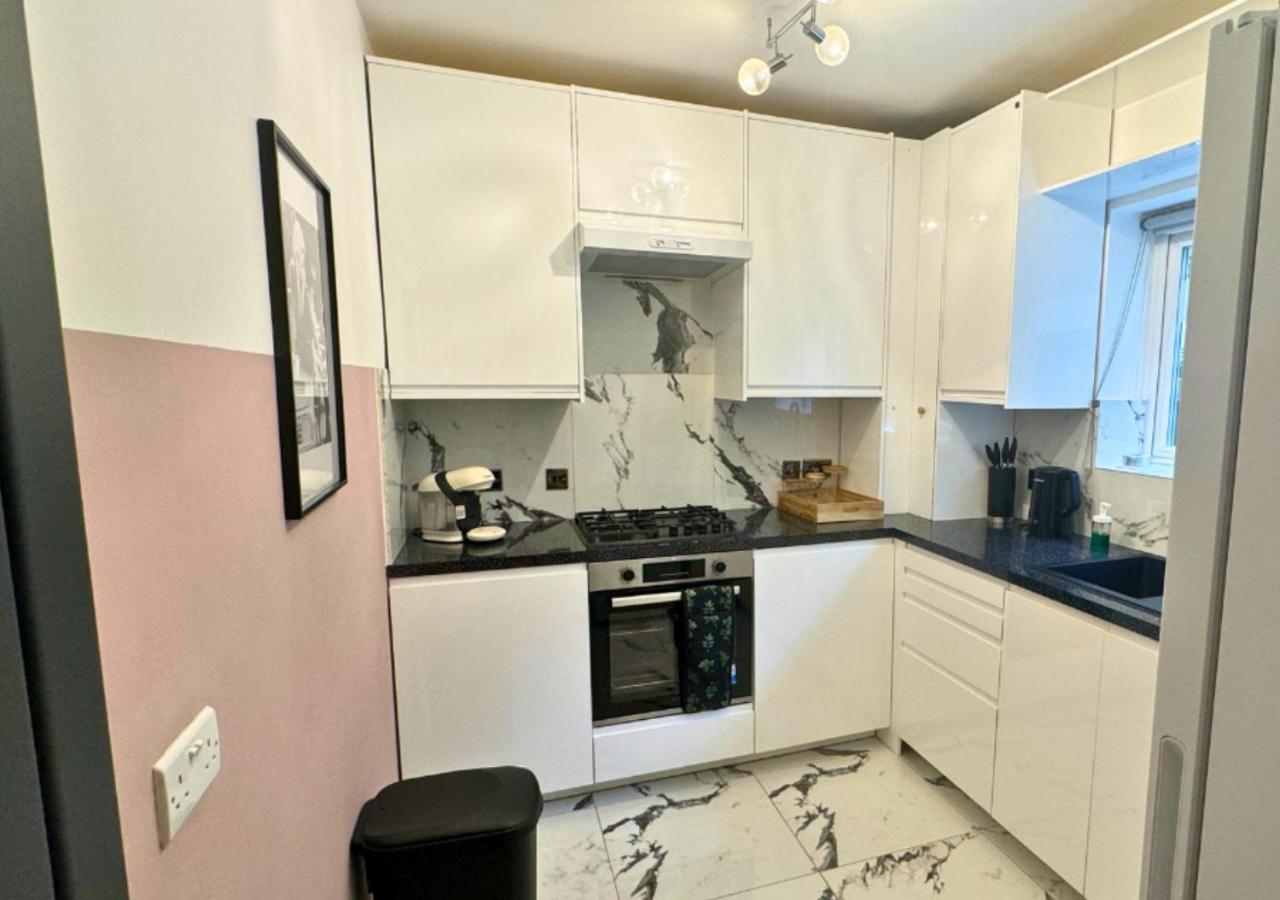 Appartement Luxe Short - Sleeps 6 - Putney - Roehampton - Free Parking Londen