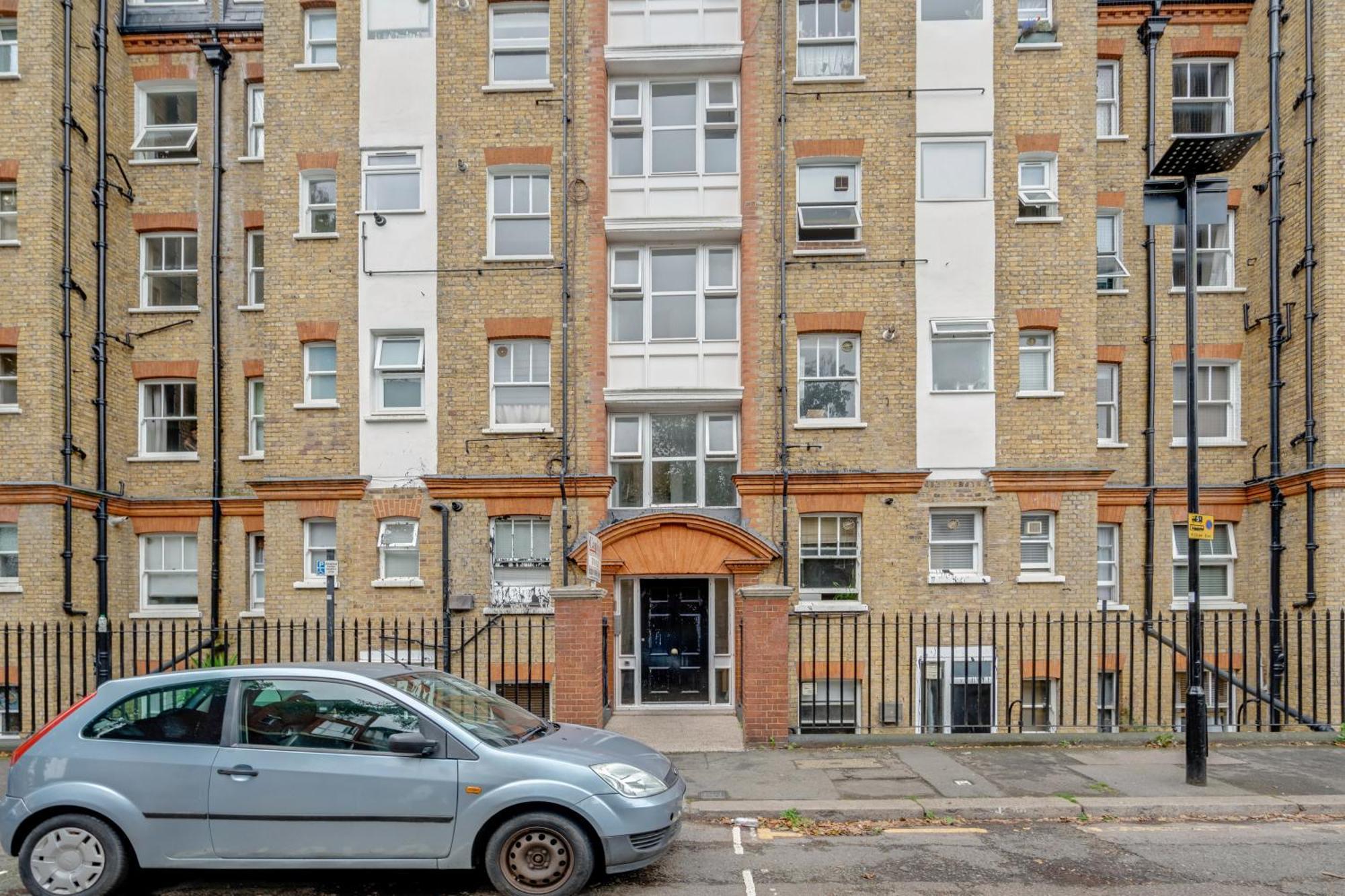 Oxford Circus - 20Min Tube ,1Gb Fibre Wifi, 2Min To Tube & Heathrow, Free Snacks & Toiletries, 2 New Smart Tvs & Sofabed London