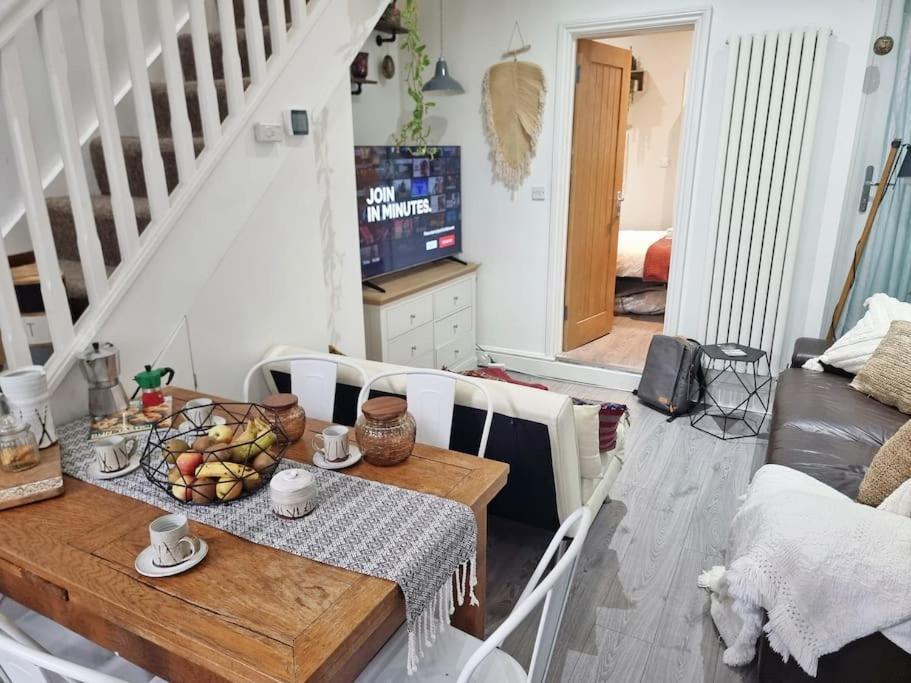 4bed 3bath 8min To Bridge Holiday home