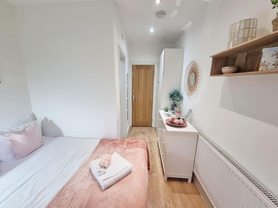4bed 3bath 8min To Bridge Holiday home *