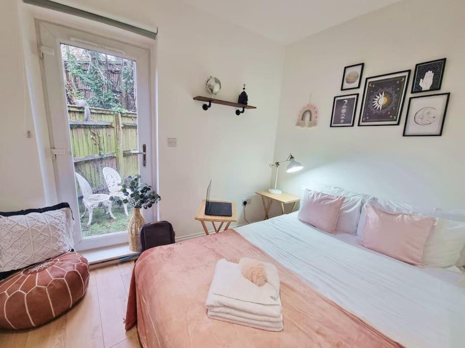 4bed 3bath 8min To Bridge Holiday home *