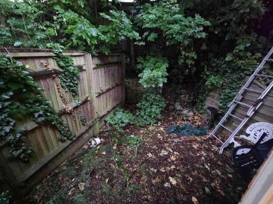 4bed 3bath 8min To Bridge * London