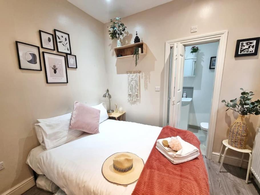 4bed 3bath 8min To Bridge London
