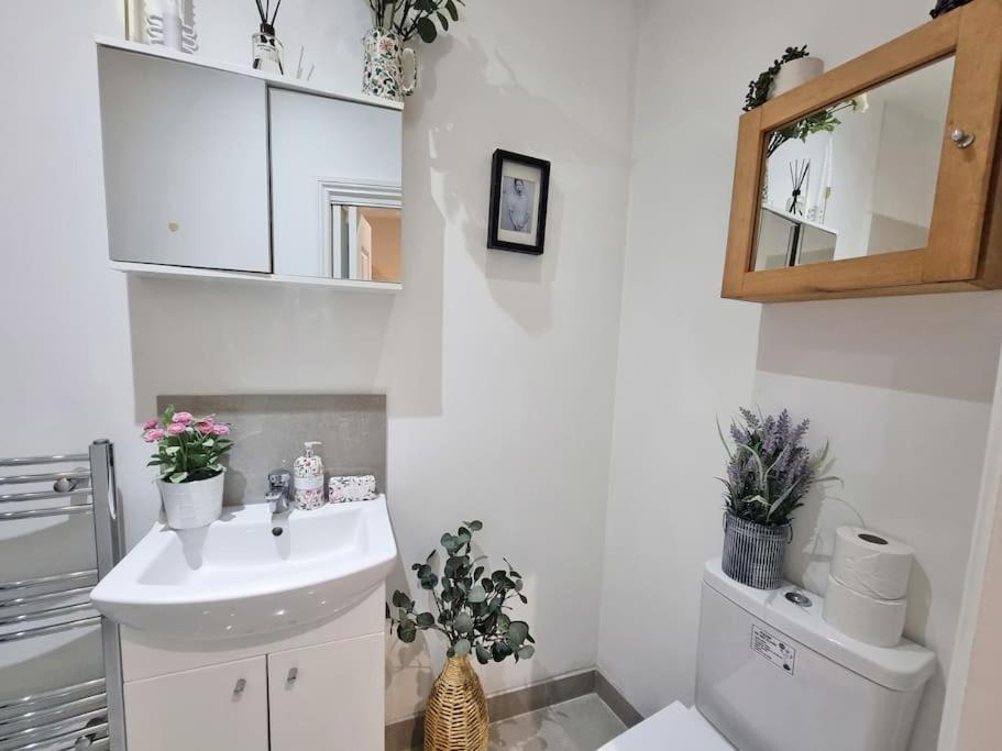 4bed 3bath 8min To Bridge Holiday home *