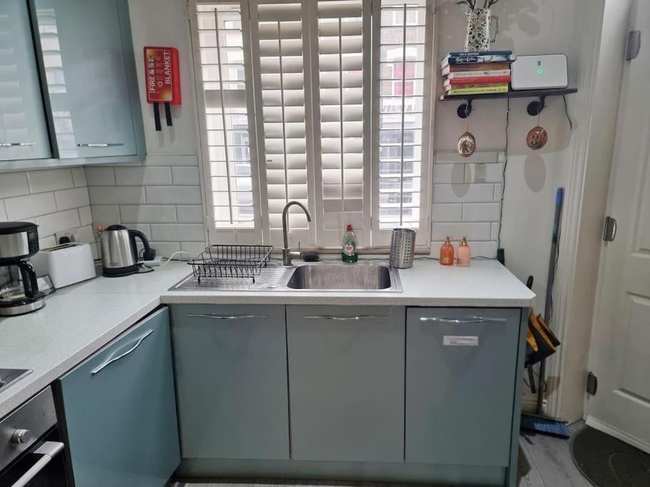 4bed 3bath 8min To Bridge London