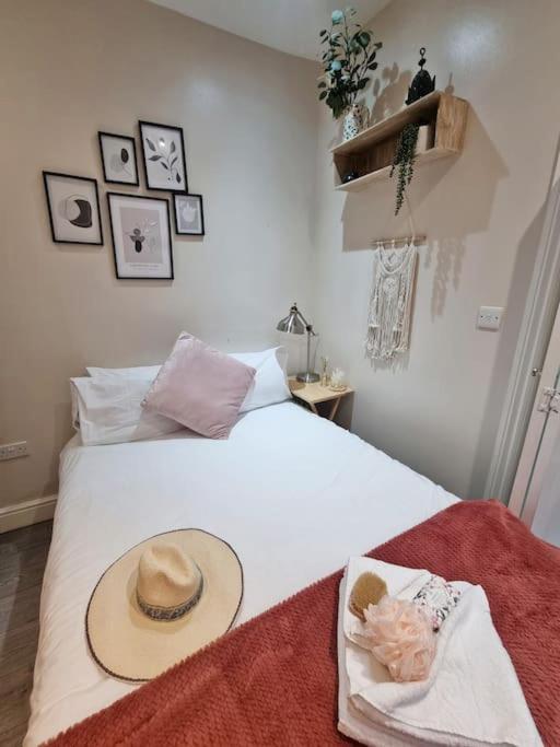 4bed 3bath 8min To Bridge Holiday home *