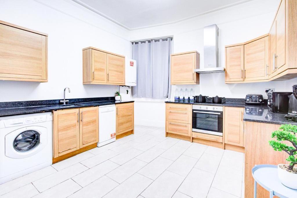 Villa Mayfair Four Bedroom
