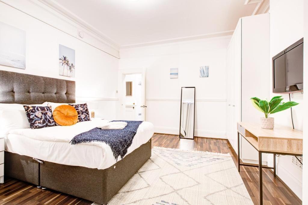 Villa Mayfair Four Bedroom London