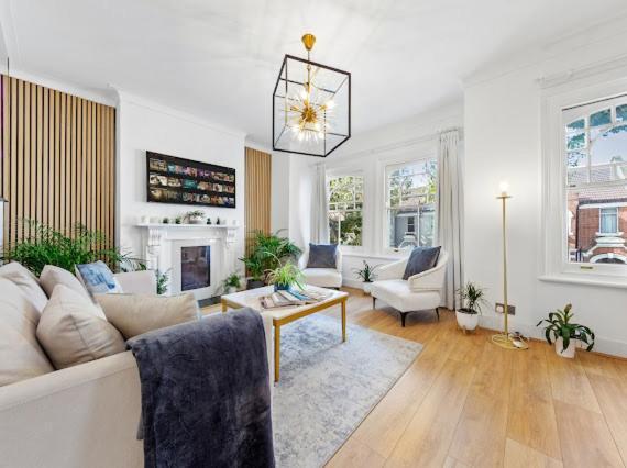 Imperial Wharf Chelsea 3 Bedroom * Londen