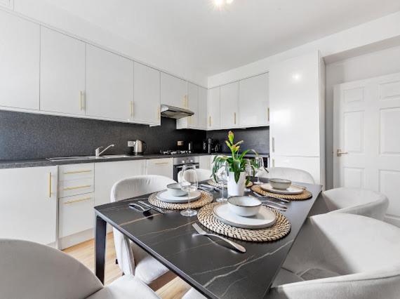 Imperial Wharf Chelsea 3 Bedroom Londen