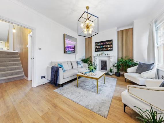Imperial Wharf Chelsea 3 Bedroom * Londen