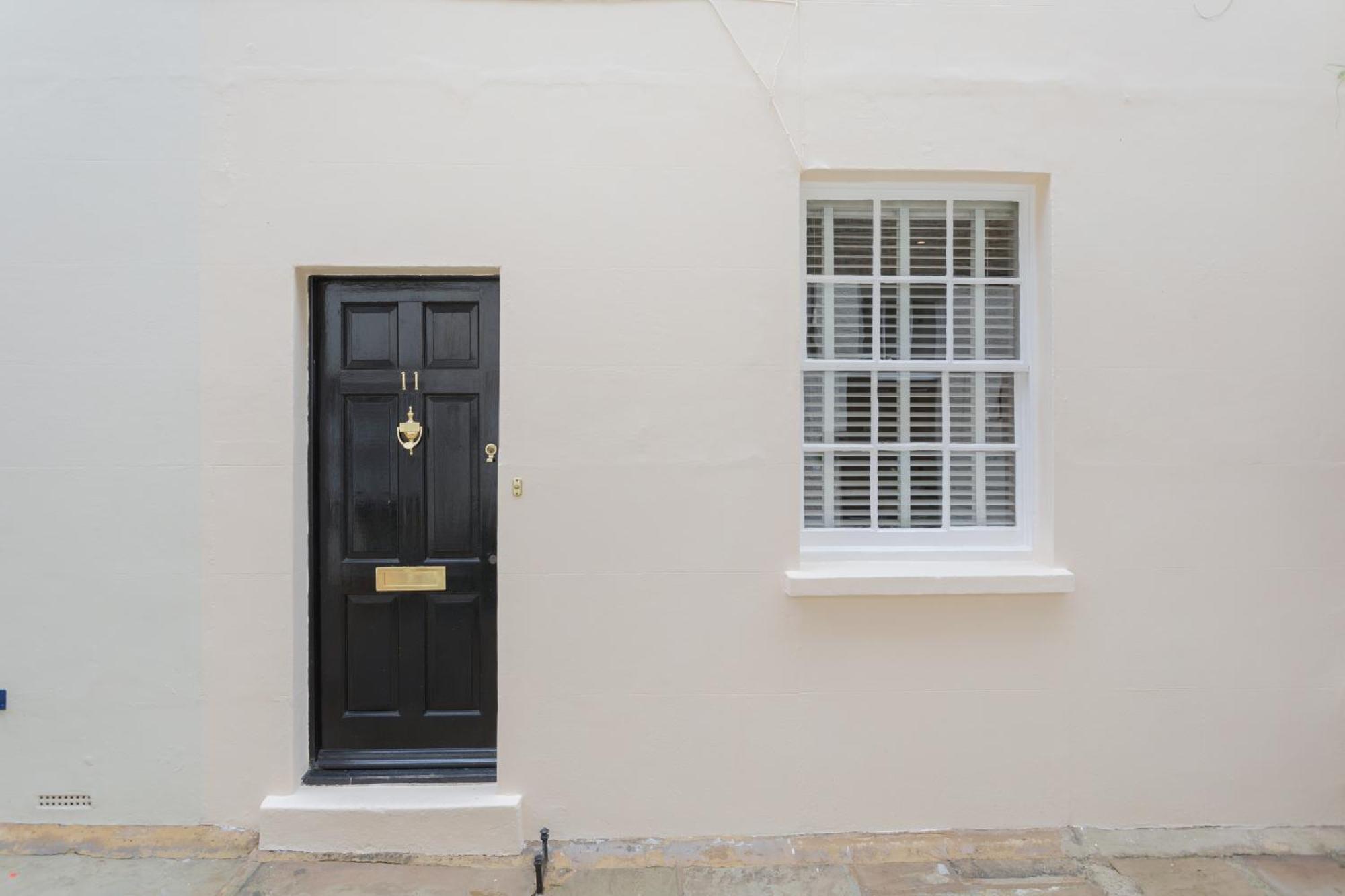 Stunning Knightsbridge 2bed Flat!